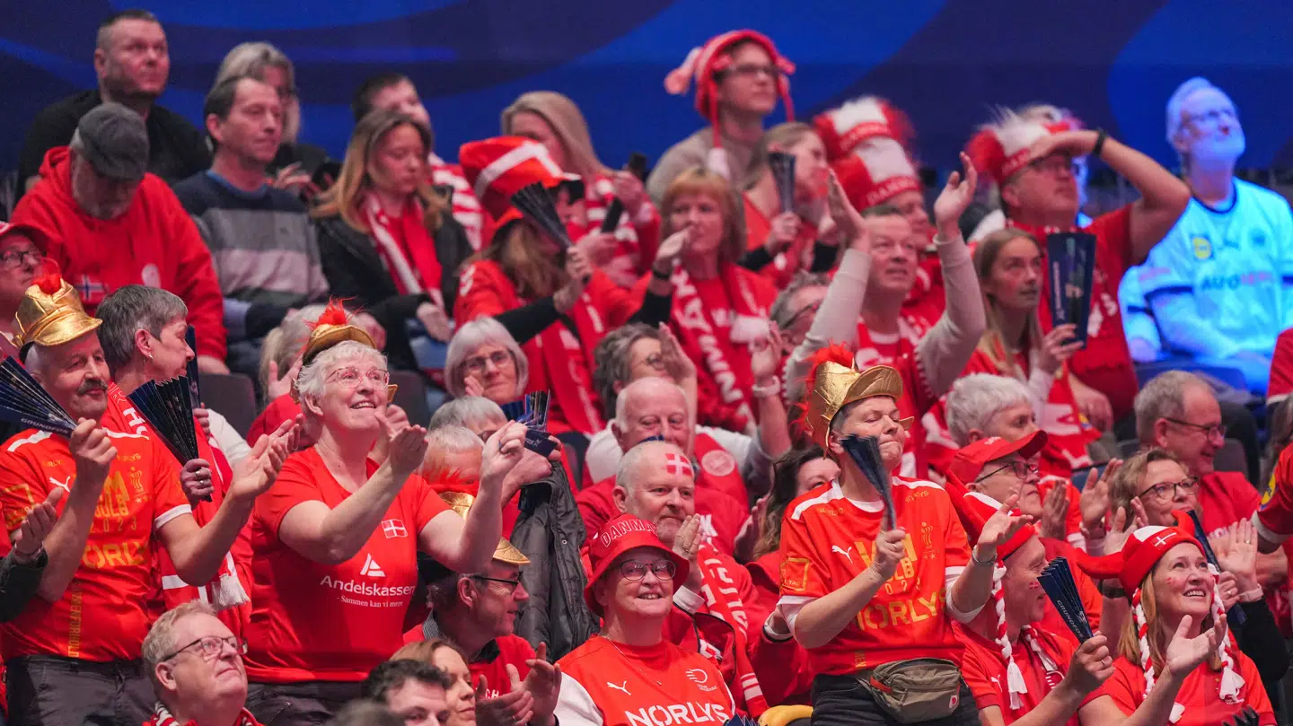 Der bliver mange danske fans på lægterne.