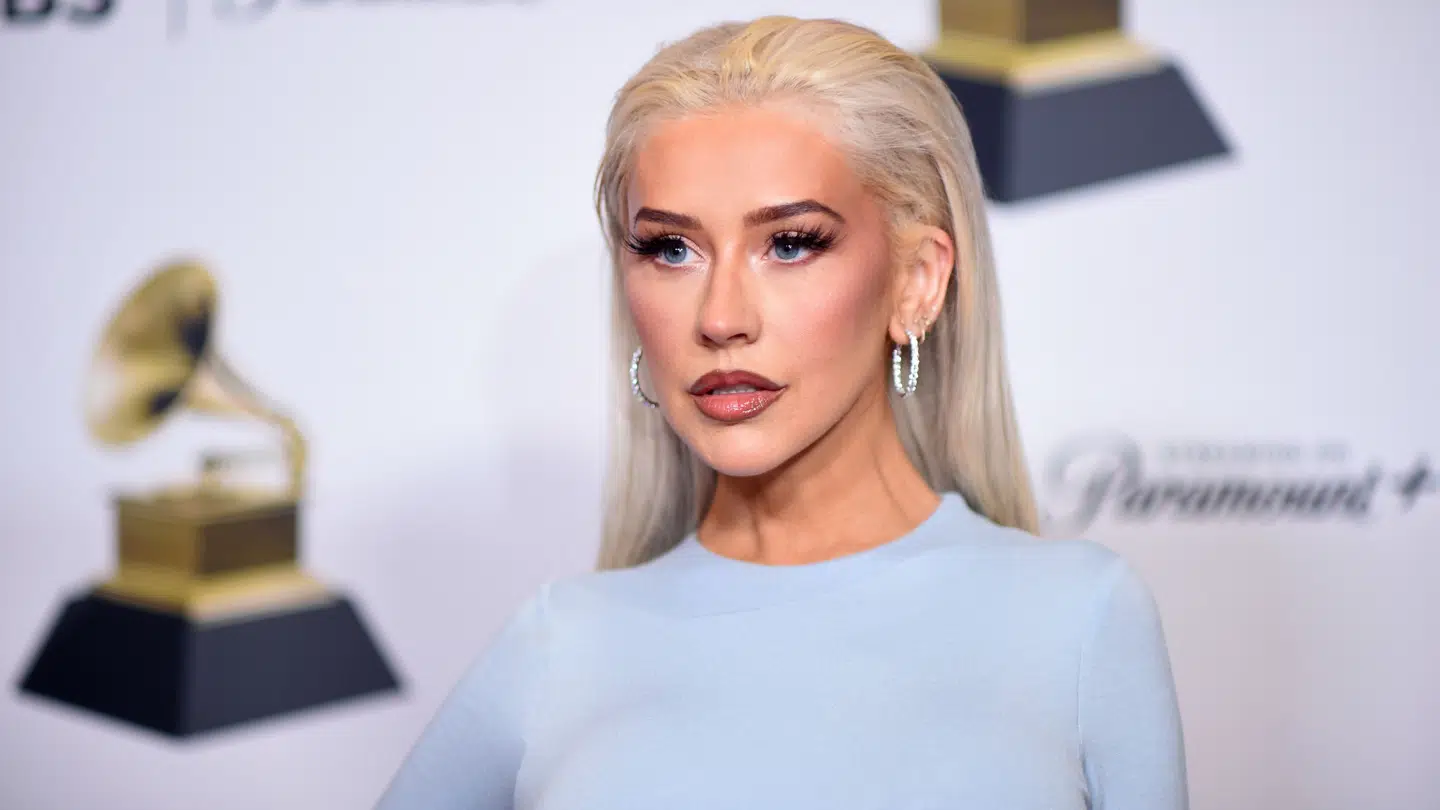 Den 44-årige amerikanske sanger, Christina Aguilera, bliver brugt som eksempel på den nye trend indenfor skønhedsbehandlinger og kirurgi.