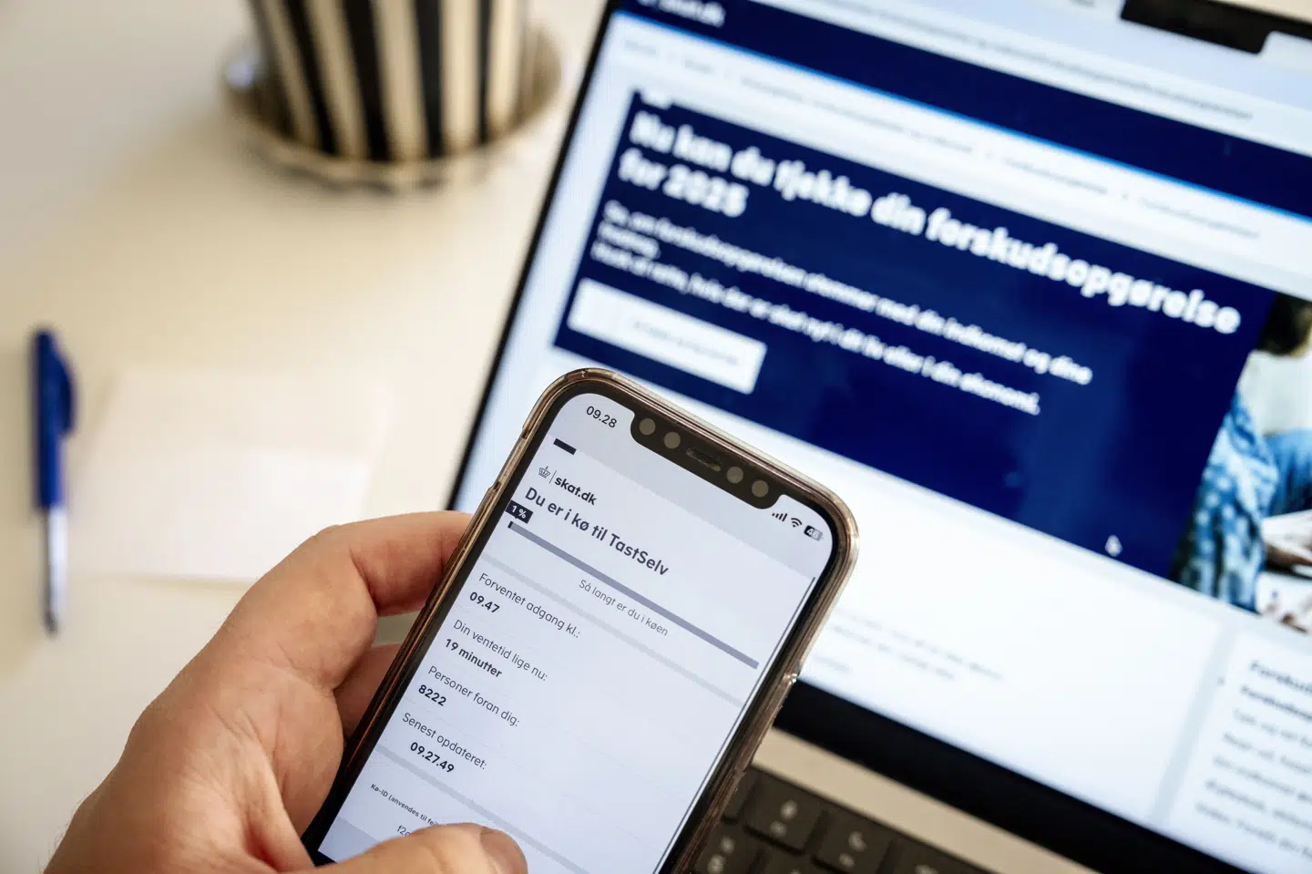 Årsopgørelsen for 2024 vil ligge klar 24. marts. Fra denne dato kan man logge ind på TastSelv og se, om man har betalt for meget eller for lidt i skat sidste år. (Arkivfoto).