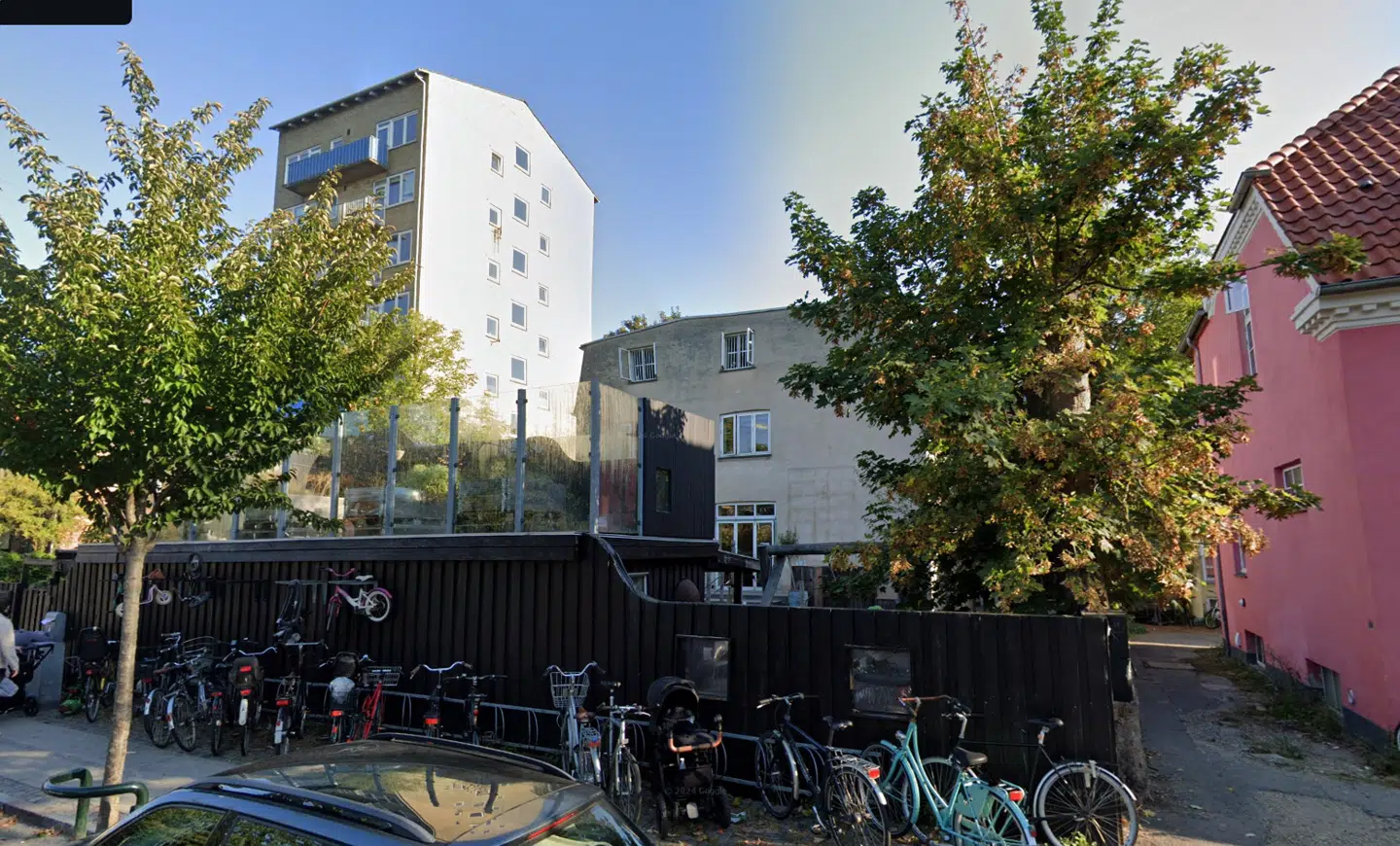Her ses et billede af Børnehuset Harmonien fra Google Maps