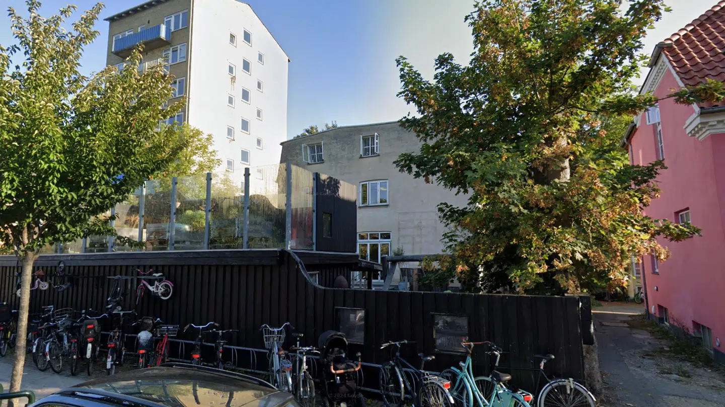 Her ses et billede af Børnehuset Harmonien fra Google Maps