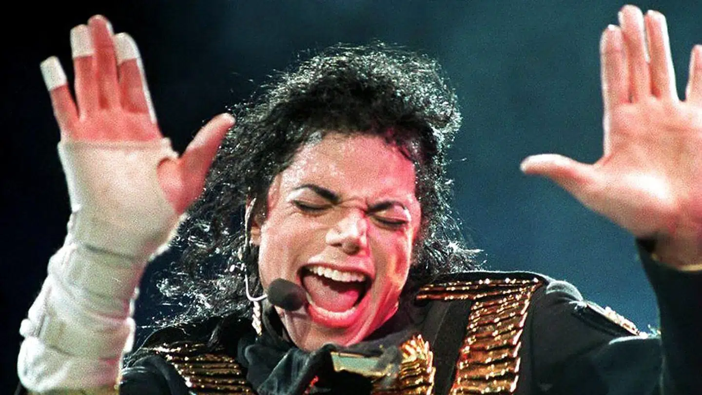 Michael Jackson lægger stemme til figuren Leon Kompowsky i afsnittet 'Stark Raving Dad', som er blevet udeladt fra den nye streamingtjeneste Disney+.