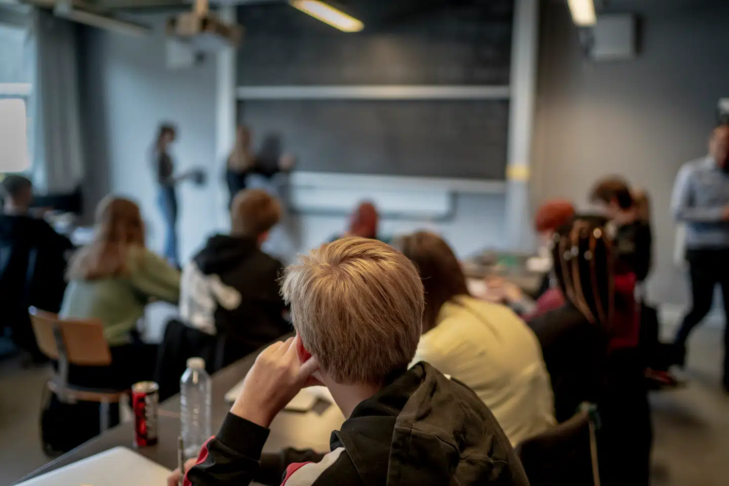 »Eleverne beskrev, at det var lettere at falde til uden det pres, de oplever, karaktererne medfører. Mange følte, de fik mulighed for at udvikle deres faglige forståelse og selvtillid uden at blive demotiveret og fastlåst af lave karakterer i 1. g.«