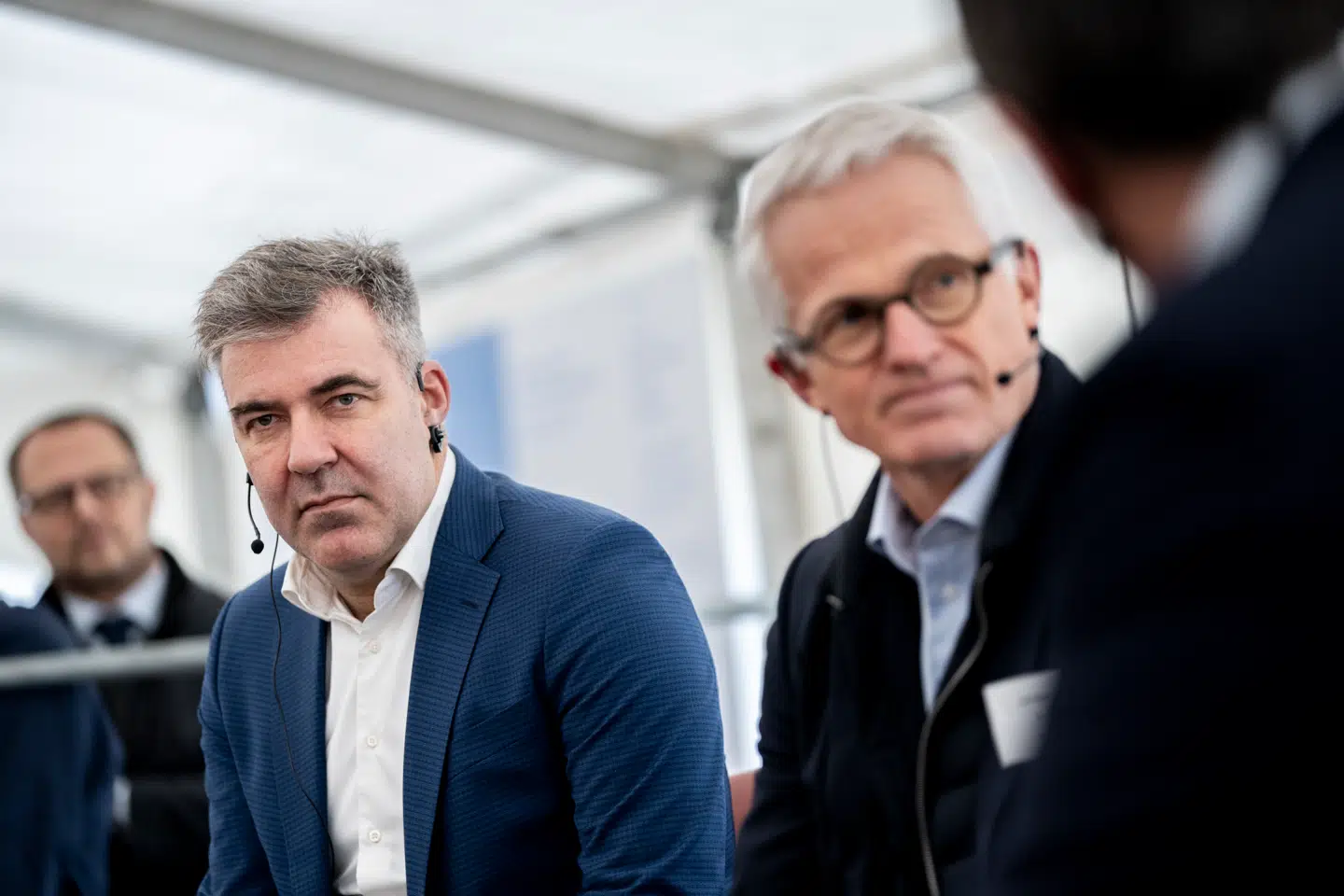 Klima-, energi- og forsyningsminister Lars Aagaard (M) (tv.) ses her sammen med nu tidligere administrerende direktør i Ørsted Mads Nipper, da det første spadestik blev taget til Danmarks første CO₂-fangstprojekt. Nu er Nipper fortid i Ørsted, og Aagaard skal rydde op efter et fatalt udbud af havvind.