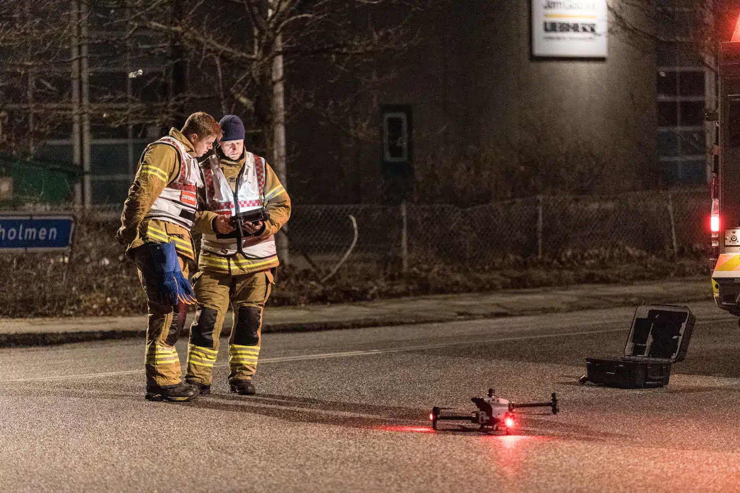 Politiet var tidligere fredag sammen med Hovedstadens Beredskab til stede på Industriholmen, efter at droneaktivitet var blevet observeret i området. Billeder viser, at politiet også selv har haft en drone med.