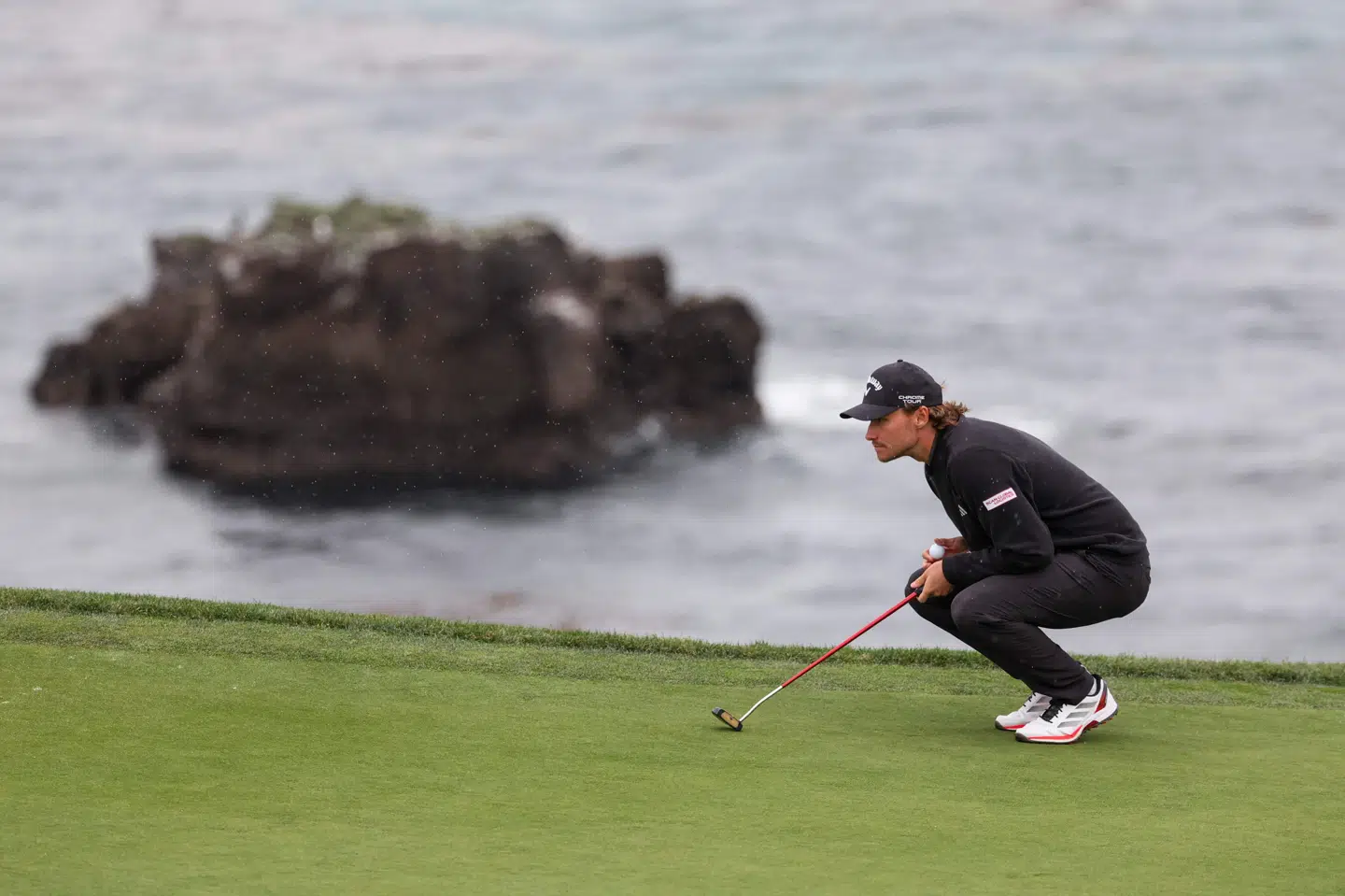 Rasmus Højgaard gik anden runde i et enkelt slag under par. Han ligger nu på en delt 13.-plads.