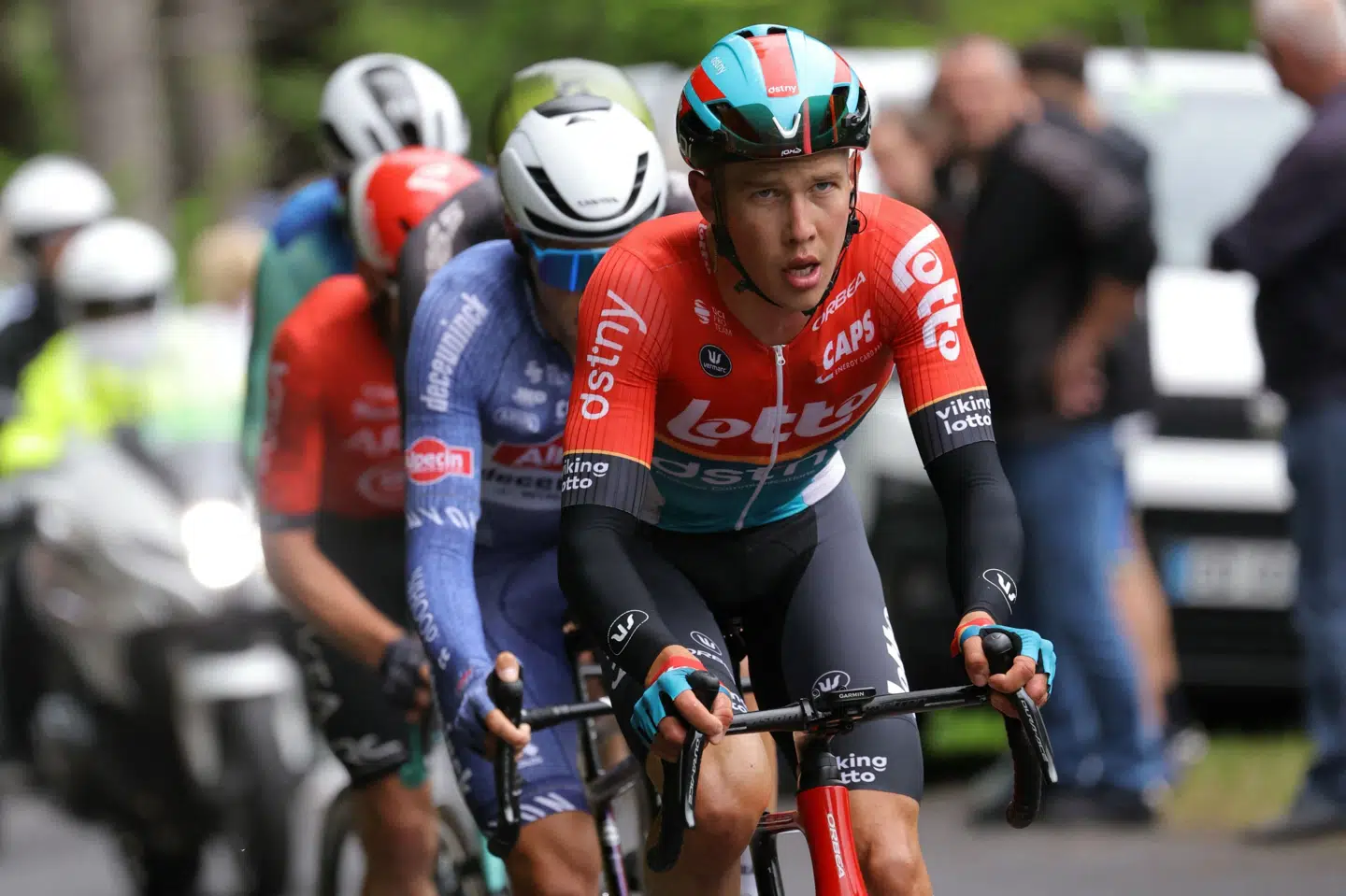 Jonas Gregaard brækkede to ribben i Critérium du Dauphiné og fik spoleret muligheden for at køre sig i topform til Tour de France. Han blev da heller ikke udtaget og endte med at køre Vuelta a España, hvor han gjorde en god figur i flere lange udbrud og som hjælperytter for klatreren Lennert van Eetvelt.