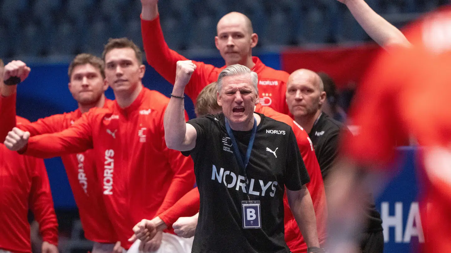 Landstræner Nikolaj Jacobsen reagerer på Danmarks bænk under håndbold VM-kvartfinalekampen mellem Danmark og Brasilien i Unity Arena i Oslo onsdag den 29. januar 2025.