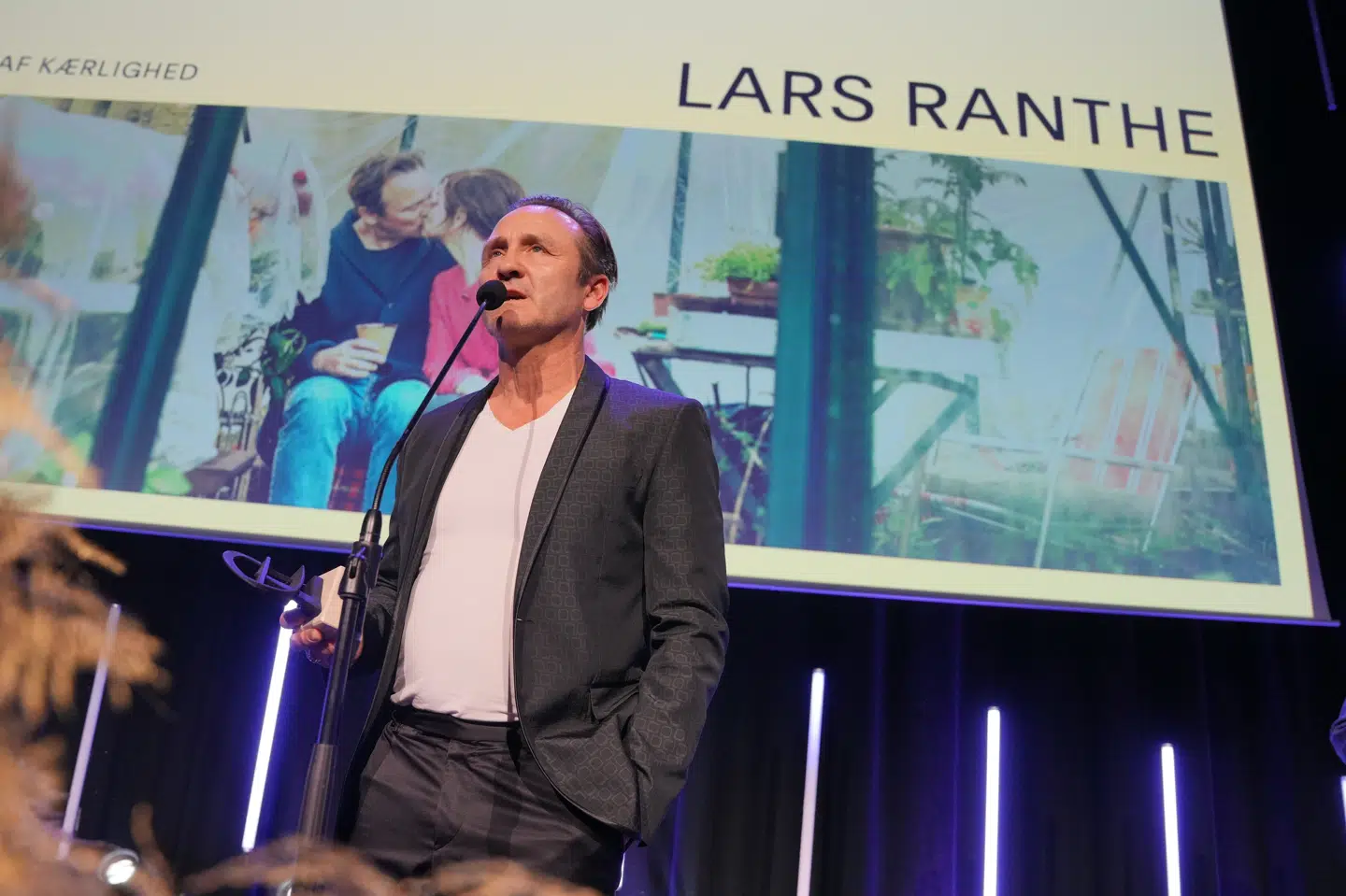 Lars Ranthe snuppede statuetten for Årets Mandlige Hovedrolle for filmen "Fuld af kærlighed".
