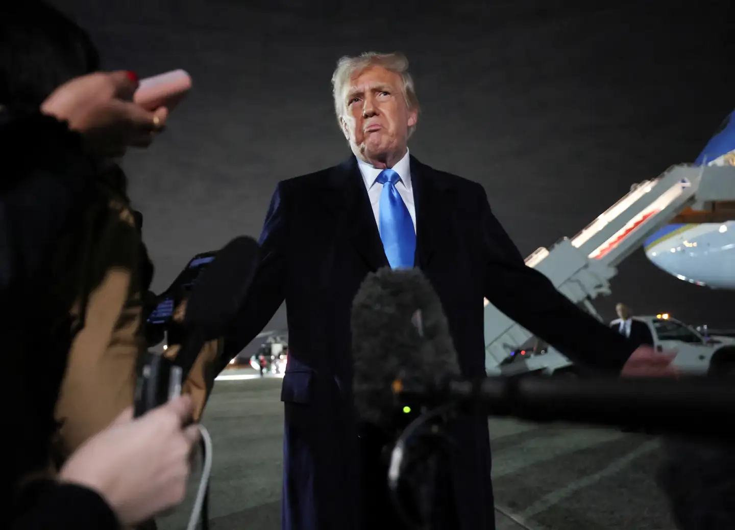 Præsident Trumps trusler om toldforhøjelser og handelskrig skal tages alvorligt, for det kan få en afsmittende effekt på vores levestandard i Danmark, skriver Las Olsen.