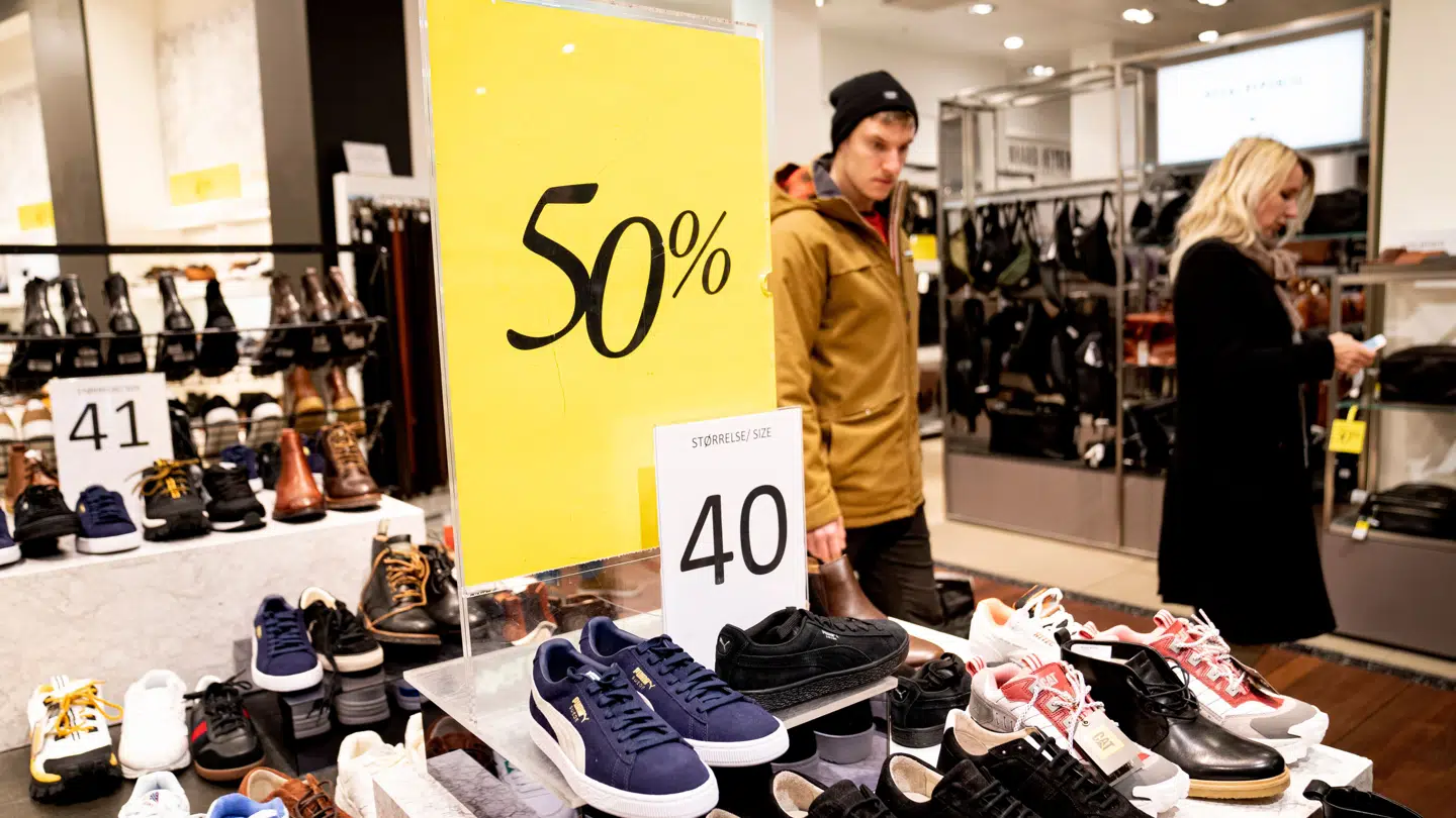 Her i starten af februar forsøger butikker og webshops virkeligt at lokke kunderne til at få den sidste luns af januarudsalget.