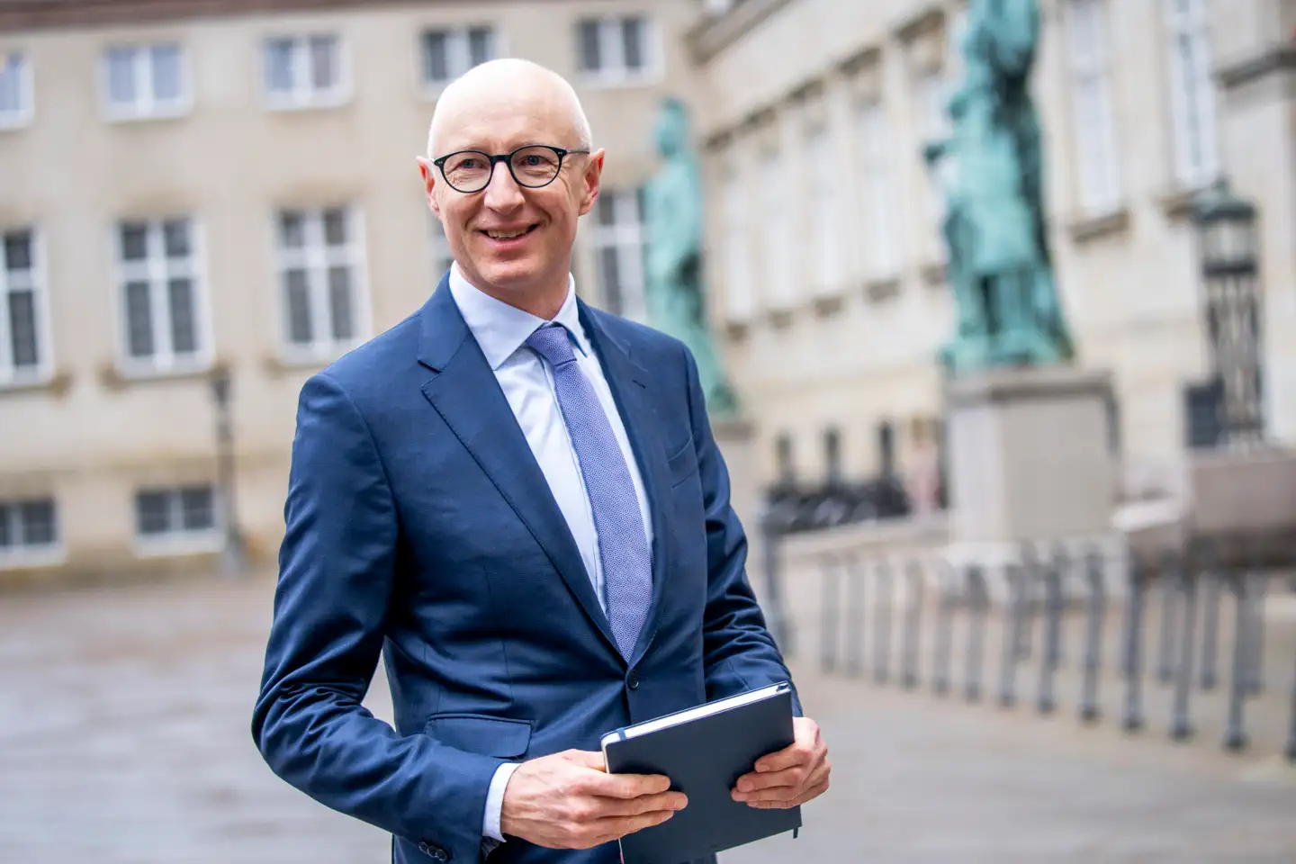 Novo Nordisks topchef Lars Fruergaard Jørgensen præsenterede onsdag morgen medicinalkoncernens årsregnskab for 2024. Salget, indtjeningen og investeringerne vokser, mens Novo Nordisk prøver at finde ud af, hvad magtskiftet i USA betyder.