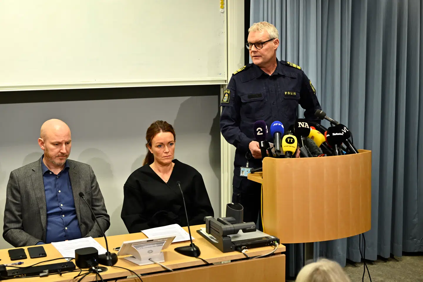Politiet holdte tidligere på dagen pressemøde om skyderierne på en skole i Örebro.