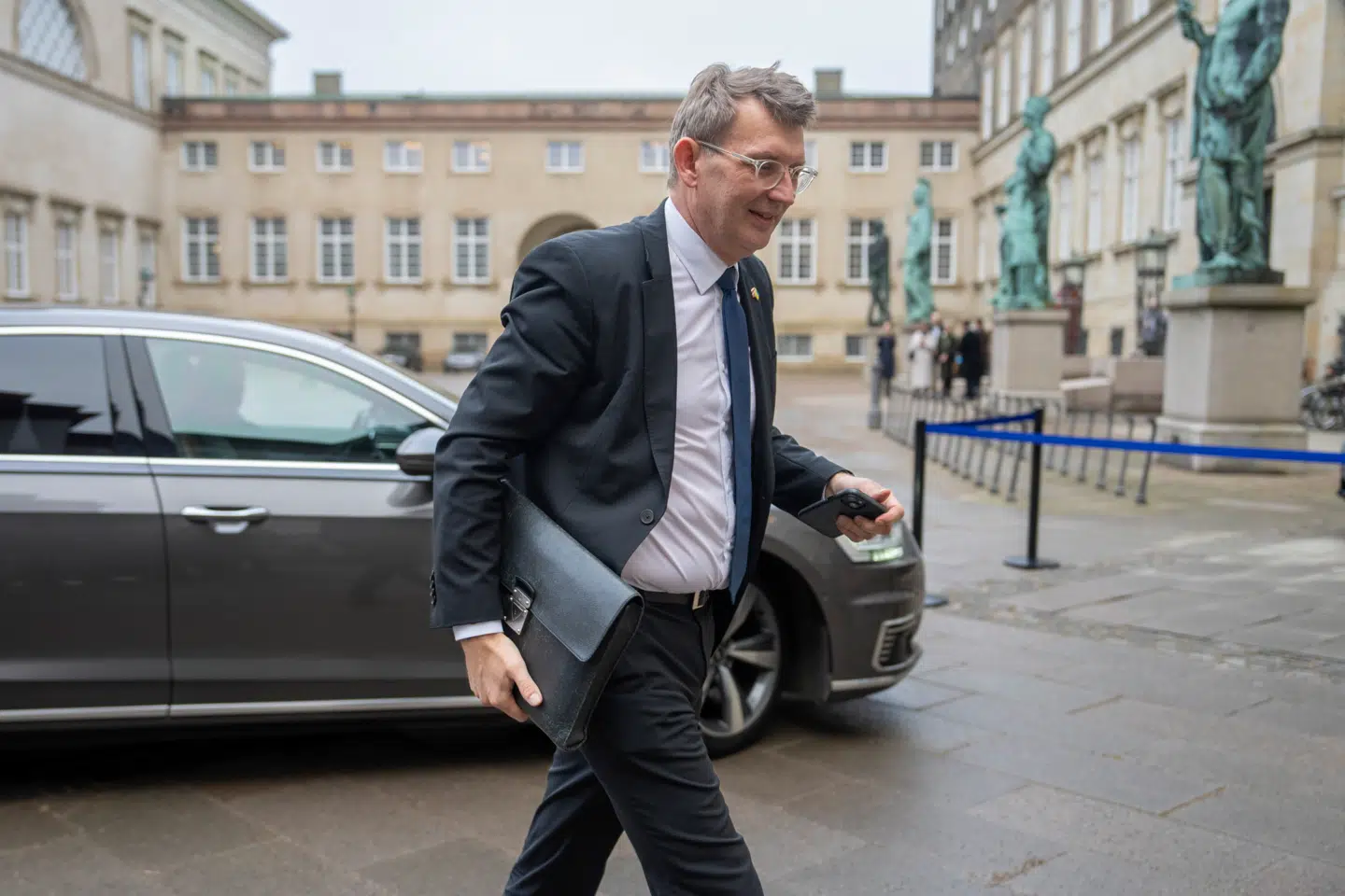 Den interne magtbalance i blå blok rykker sig i ny meningsmåling.