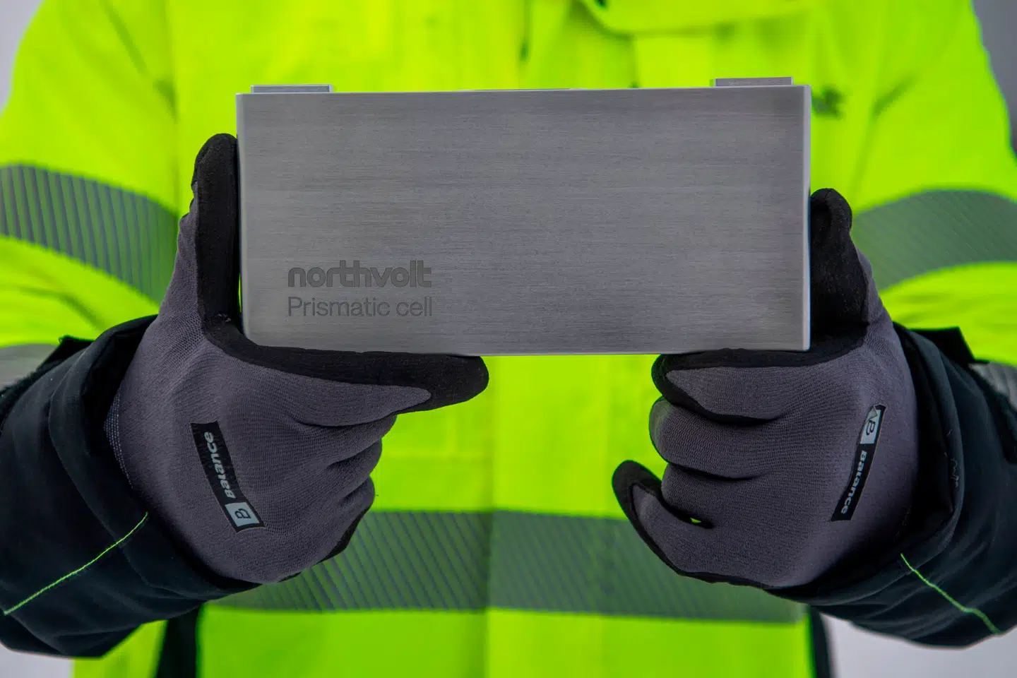 Den svenske batteriproducent Northvolt og bilproducenten Volvo Cars har hidtil deltes om ejerskabet af Novo Energy. Nu overtager Volvo det hele for nul kroner.