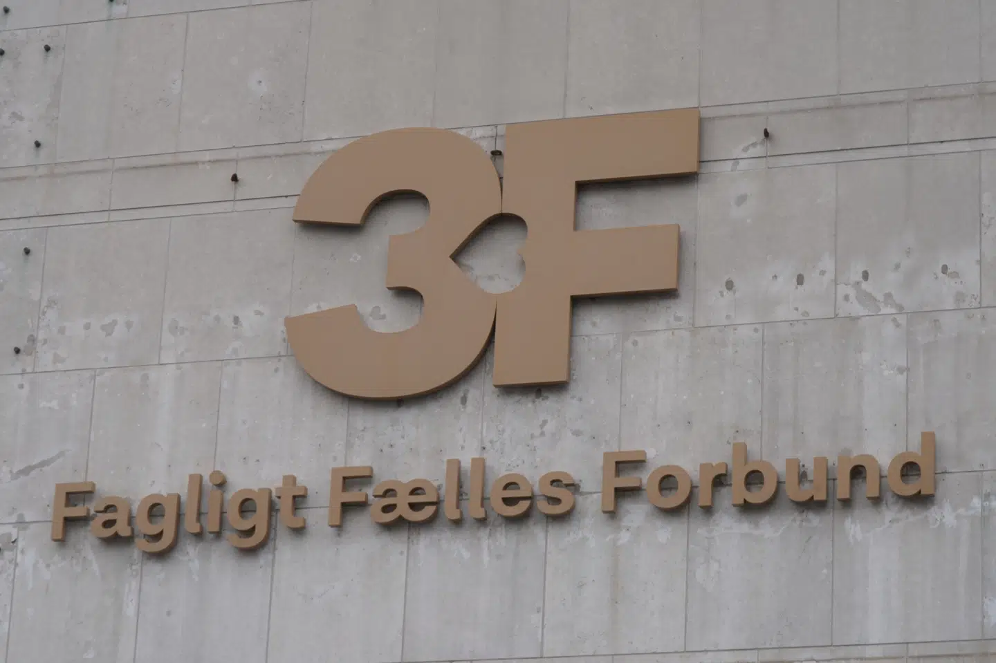 3F havde i 2023 et driftsunderskud på en kvart milliard kroner. Nu vil hovedbestyrelsen spare 100 millioner kroner i permanente besparelser. (Arkivfoto).