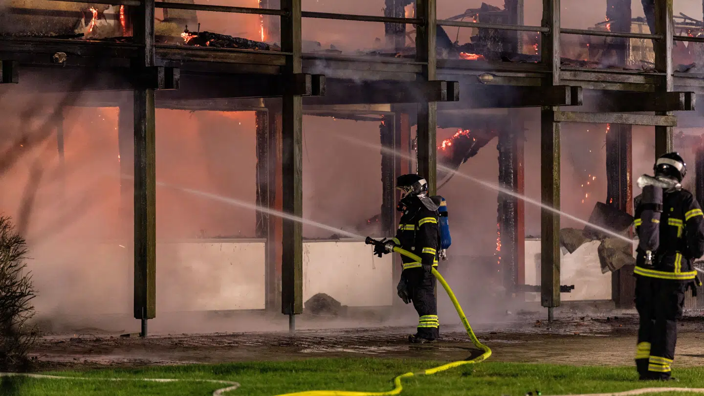 Politiet opfordrer borgere til at holde sig på afstand af havnen.