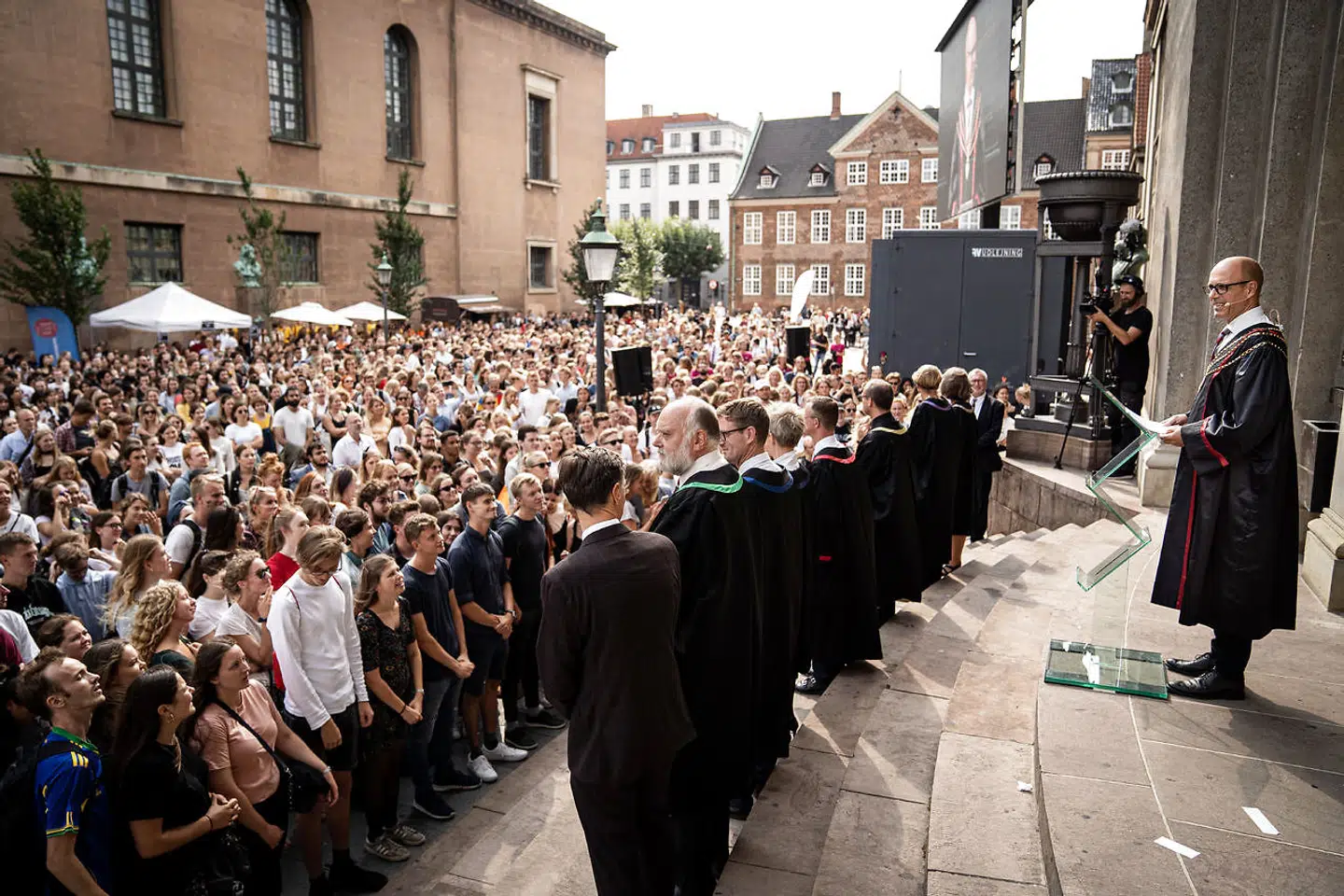 Den kvindelige studerende, der har klaget over en underviser på Københavns Universitet, var førsteårsstuderende, da udtalelserne faldt. Arkivfoto fra immatrikulationen på Københavns Universitet på Frue Plads i København, 30. august 2019. (Foto: Niels Christian Vilmann/Ritzau Scanpix)