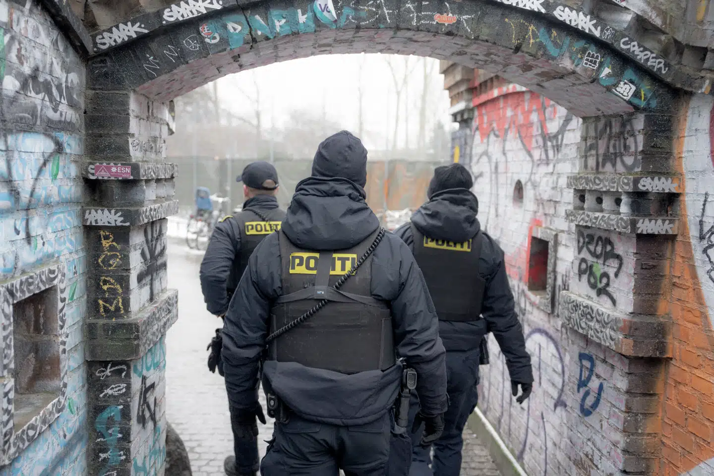 »Når politiet vælger at vaske sager – at henlægge dem uden reel behandling – bliver selvsamme fundamentale følelse af ret og rimelighed knækket midt over,« skriver Isabella Janum Lindgren og Martin Dommerby.