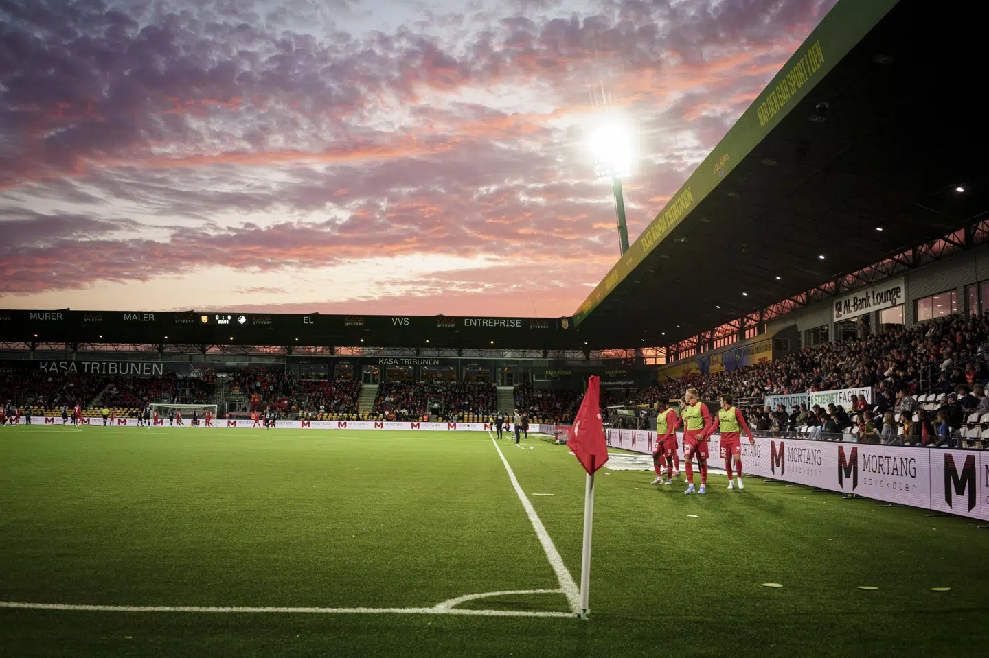 FC Nordsjællands administration har lige nu hjemme på Right to Dream Park.