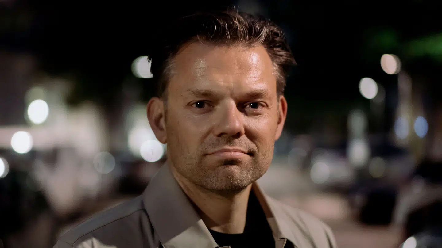 Biologiske mænd, der føler sig som kvinder, har ikke lov til at klæde om sammen med biologiske kvinder i deres omklædningsrum i Frederiksberg Svømmehal, slår borgmester Michael Vindfeldt fast.