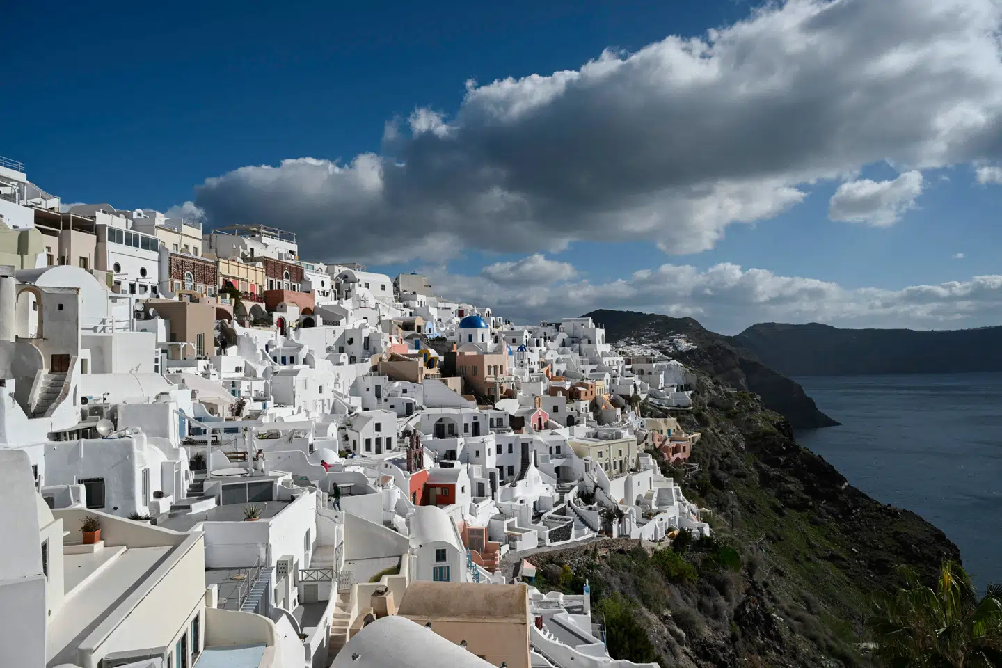 Der er meget mennesketomt på Santorini for tiden som følge af rystelserne i området.