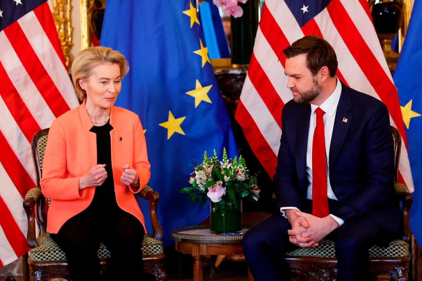 J.D. Vances kritik af Europa kunne have været en kraftig opfordring til at forene USA og Europa om at fremme ytringsfriheden, men det er ikke just den vej, Trump-administrationen går ned ad. Her mødes den amerikanske vicepræsident med formanden for Europa-Kommissionen, Ursula von der Leyen, i Paris 11. februar.