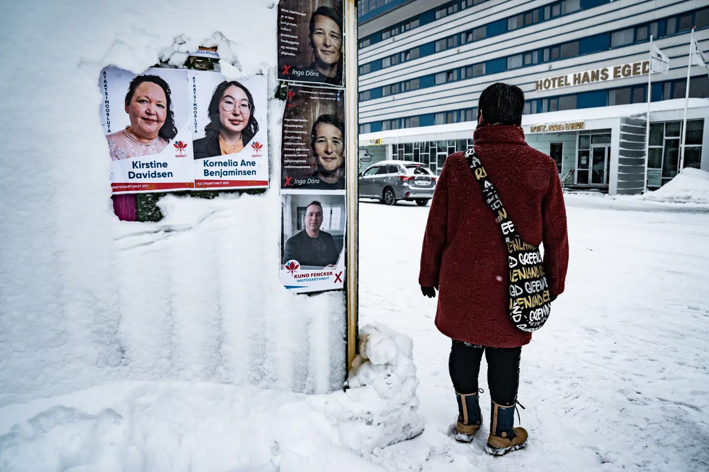 Kuno Fencker ses her på en valgplakat fra partiet Siumut i Nuuk. Fencker har nu besluttet sig for at skifte parti til Naleraq. Arkivfoto: Foto: Emil Helms, Scanpix