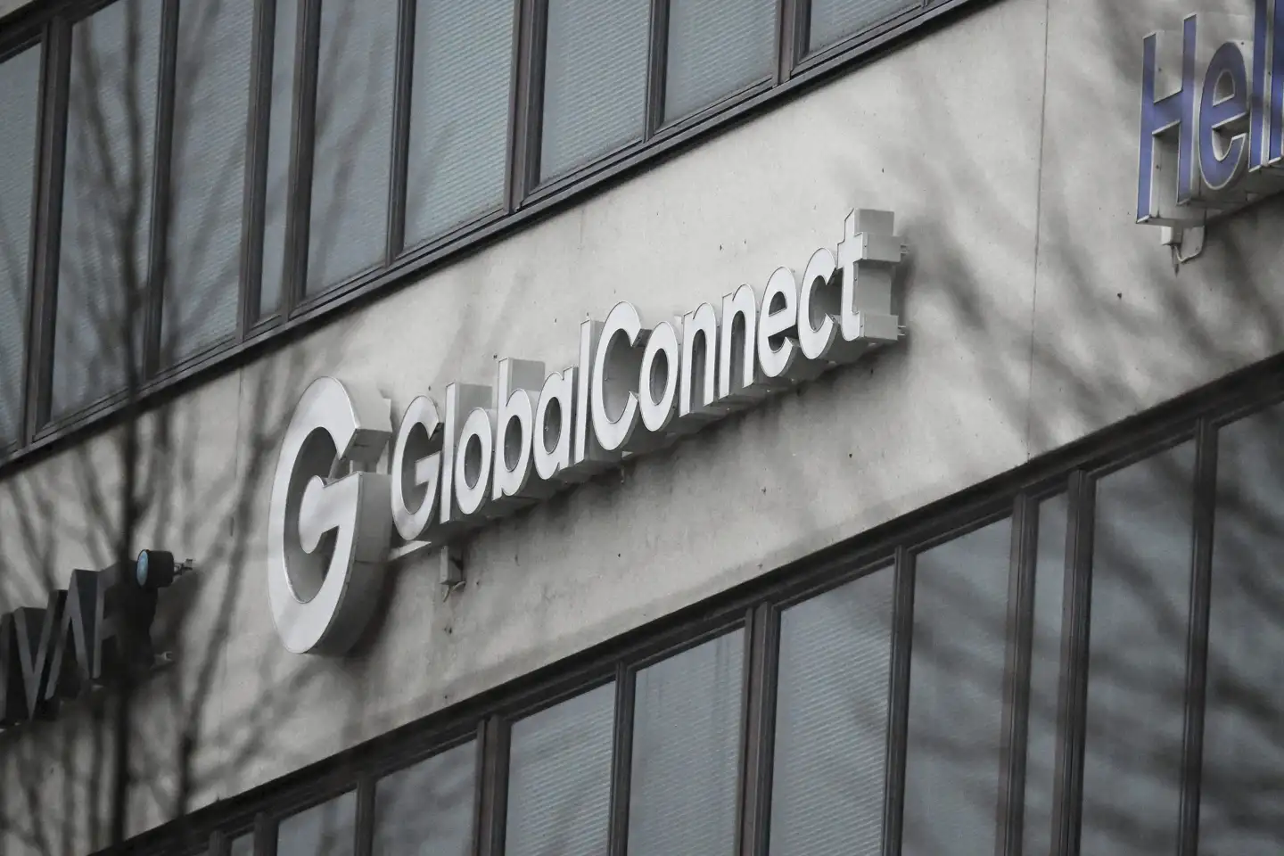 GlobalConnect har i otte år været ejet af den svenske kapitalfond EQT, der nu søger at sælge koncernen.