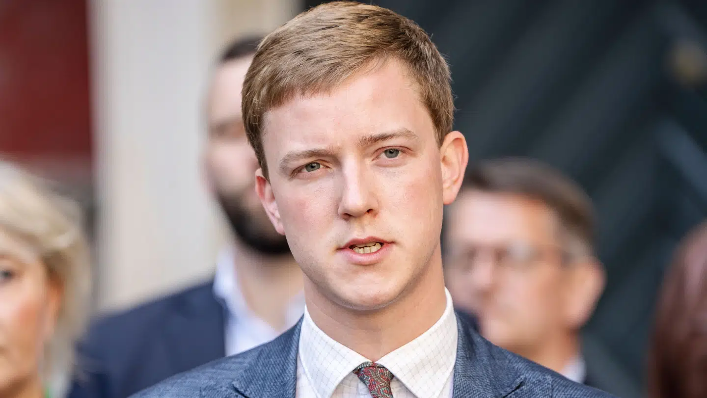 Mikkel Bjørn (DF) er godt og grundet tosset over, at 71 bipersoner har fået dansk statsborgerskab uden at være blevet tjekket af Politiets Efterretningstjeneste.