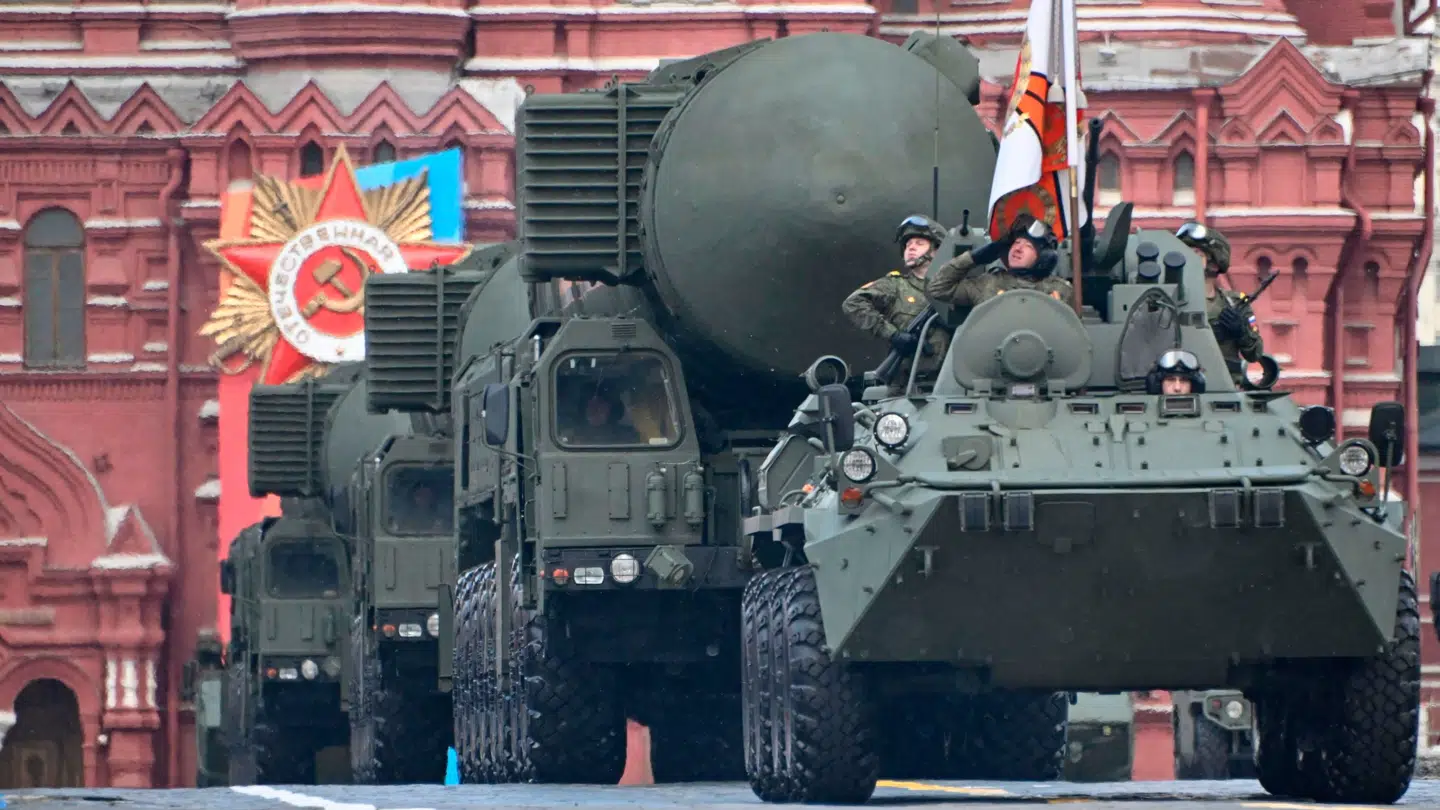 Forsvarets Efterretningstjeneste i Danmark frygter, at russerne vil være klar til en storkrig i Europa indenfor fem år. En norsk ekspert er uenig.