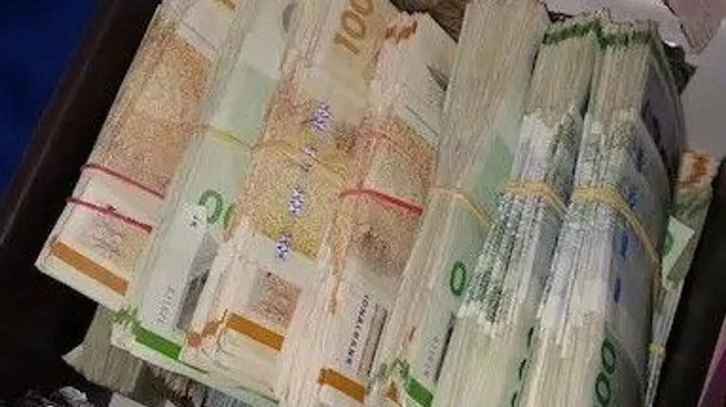 Her ses de mange kontanter.