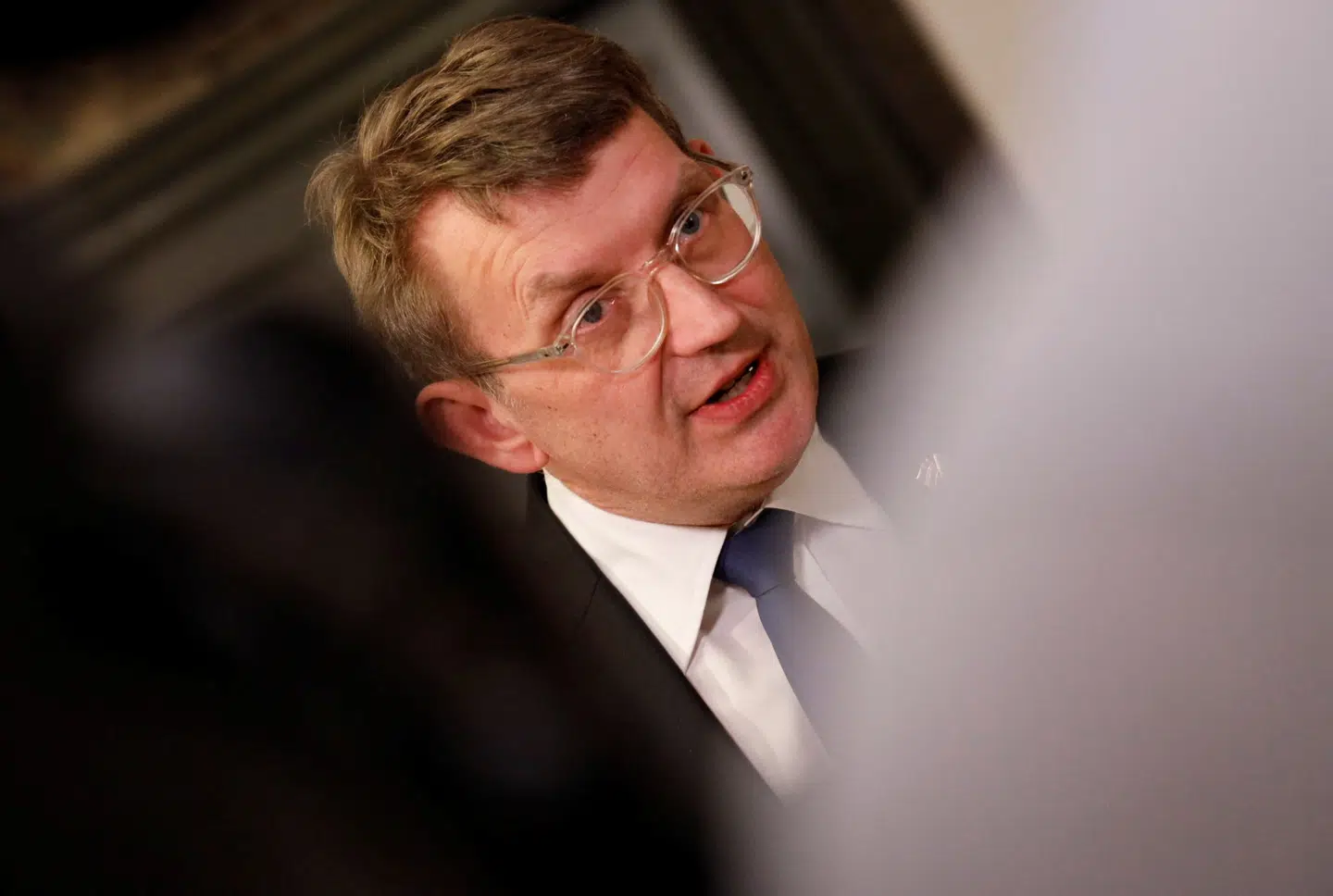 Forsvarsminister Troels Lund Poulsen (V) mener, at det er vigtigt at huske på historien, når der skal forhandles en fredsaftale mellem Rusland og Ukraine.