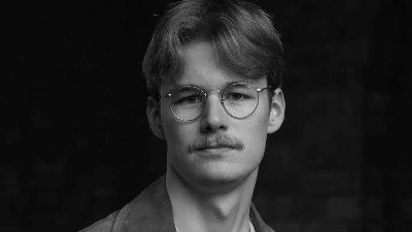 Markus Valentin har siden oktober arbejdet på mediet KNR, hvor han har fulgt de seneste måneders vilde udvikling.