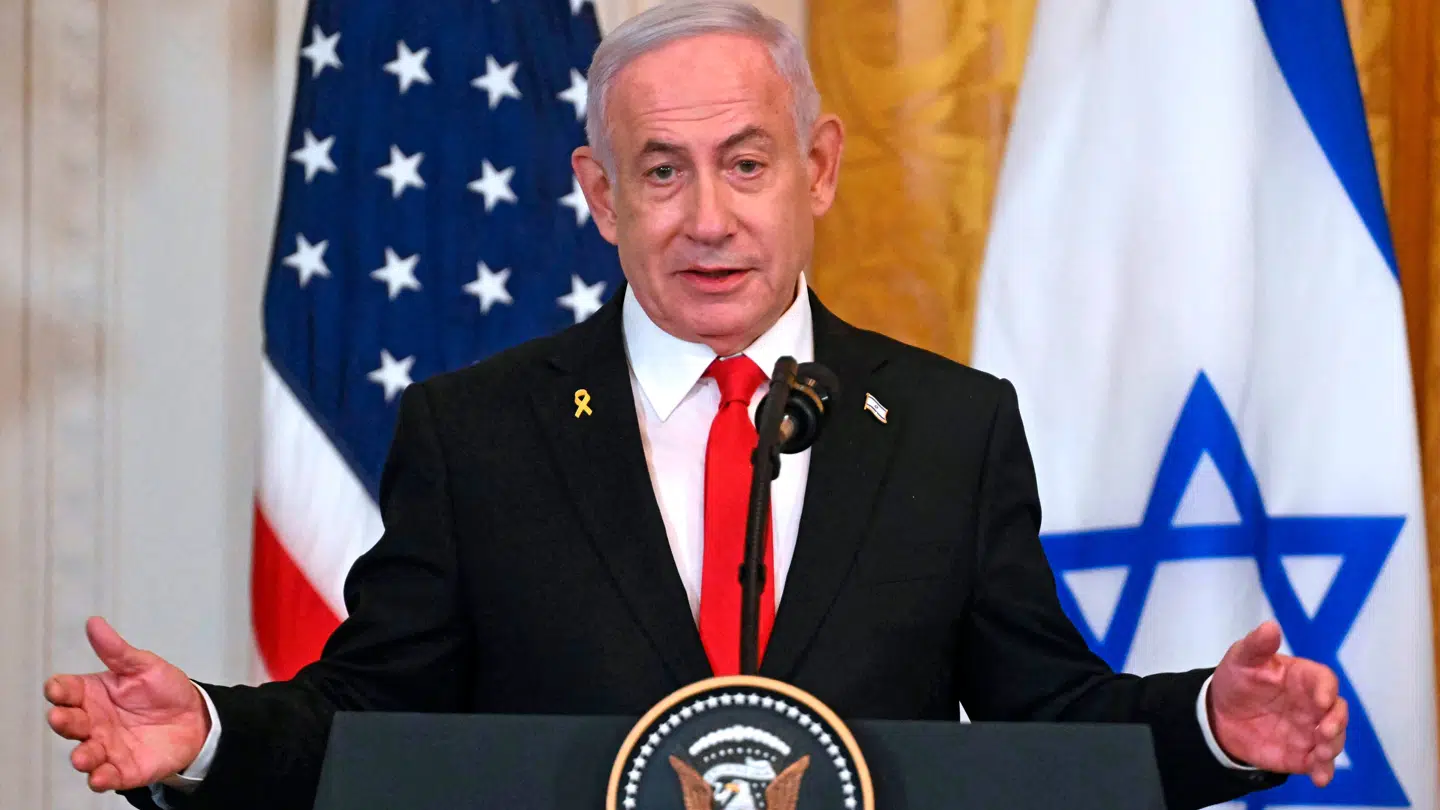 Israels premierminister, Benjamin Netanyahu, udsender kryptisk besked.