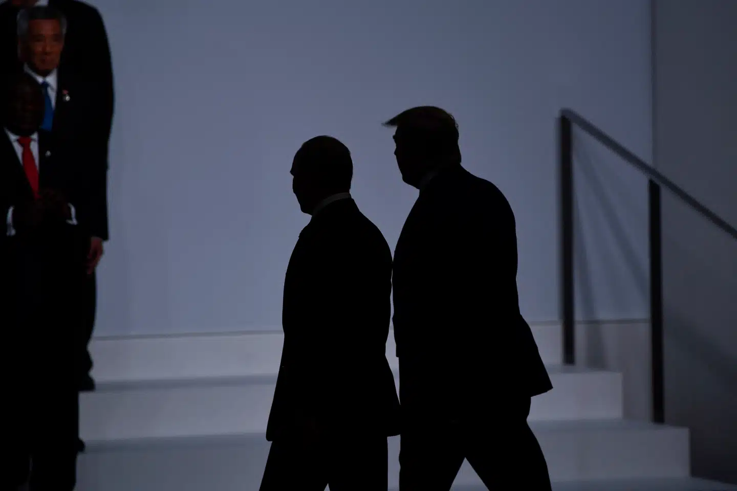 Venner på verdensscenen? USAs præsident, Donald Trump, sammen med Ruslands præsident, Vladimir Putin, på G20-mødet i Osaka i 2019. Mens forholdet mellem USA og Rusland nærmer sig en »normalisering«, skal de to præsidenter snart mødes igen.