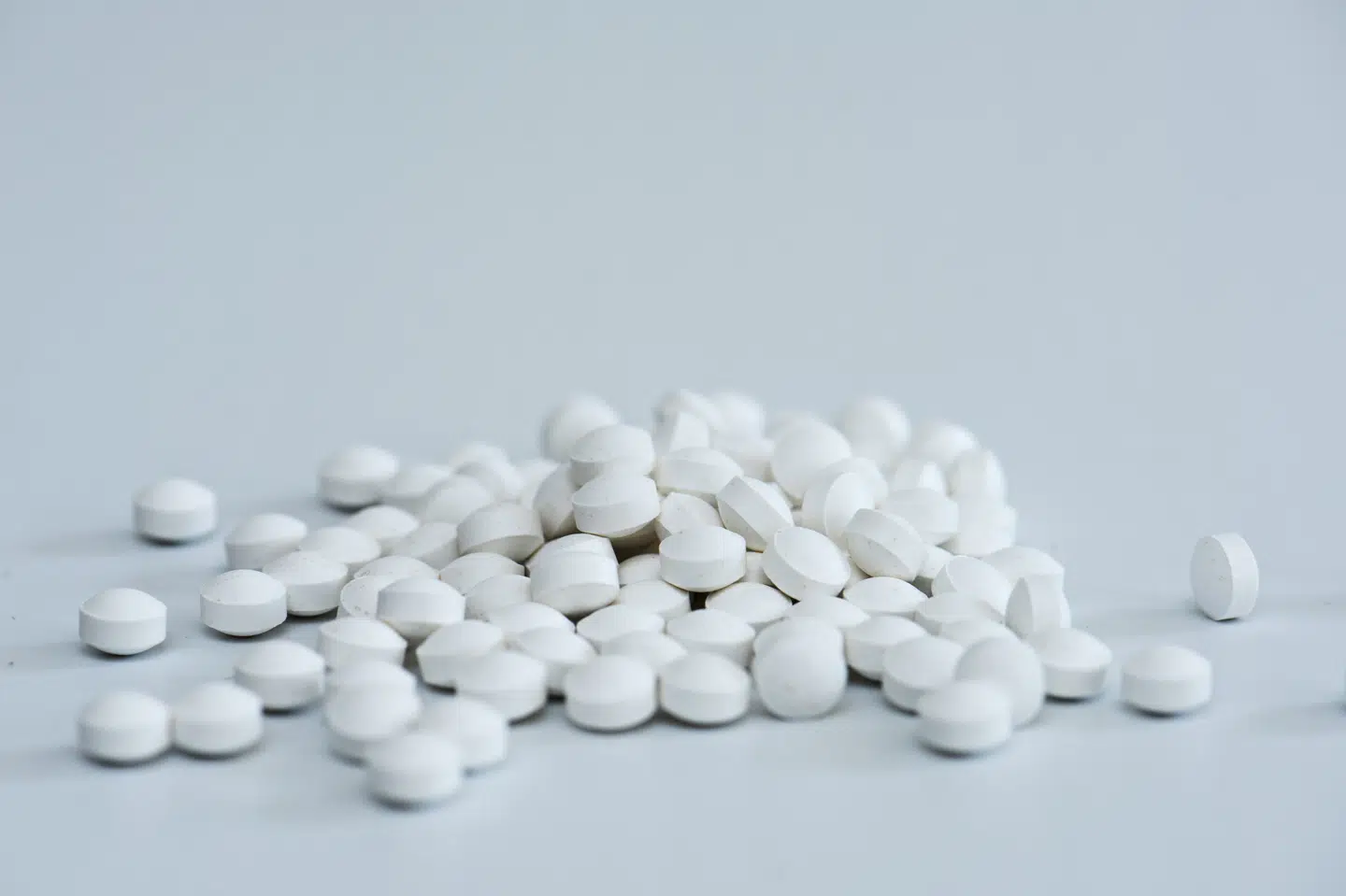 Oven på Fødevarestyrelsens slutrapport om en kampagne om sundhedsanprisninger af kosttilskud mener Henrik Dammand Nielsen, chef for kemi og fødevarekvalitet i Fødevarestyrelsen, at der er behov for mere vejledning og kontrol. (Arkivfoto).