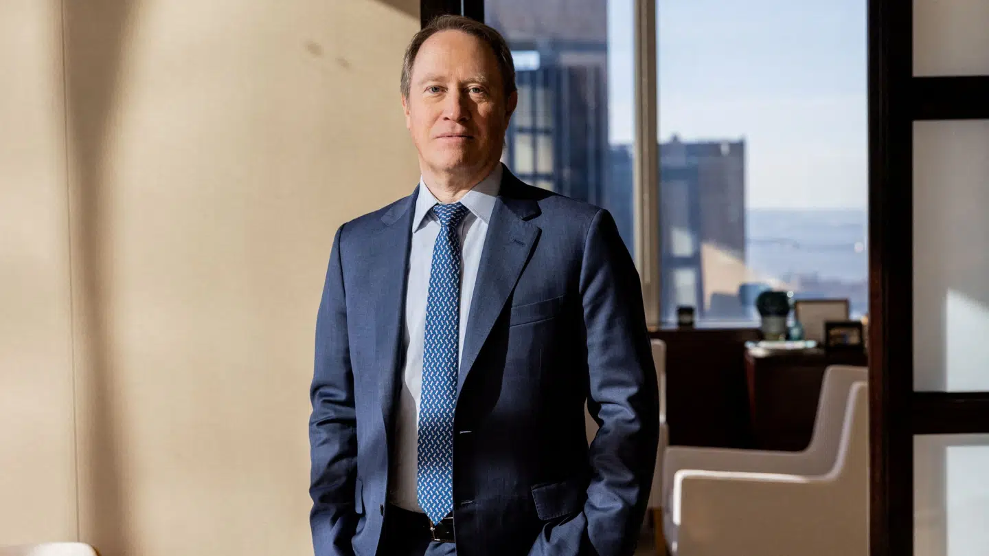 Ted Pick, topchef i finansgigant Morgan Stanley, tjener mindre end konkurrenterne, men kan trods alt smile hele vejen til banken