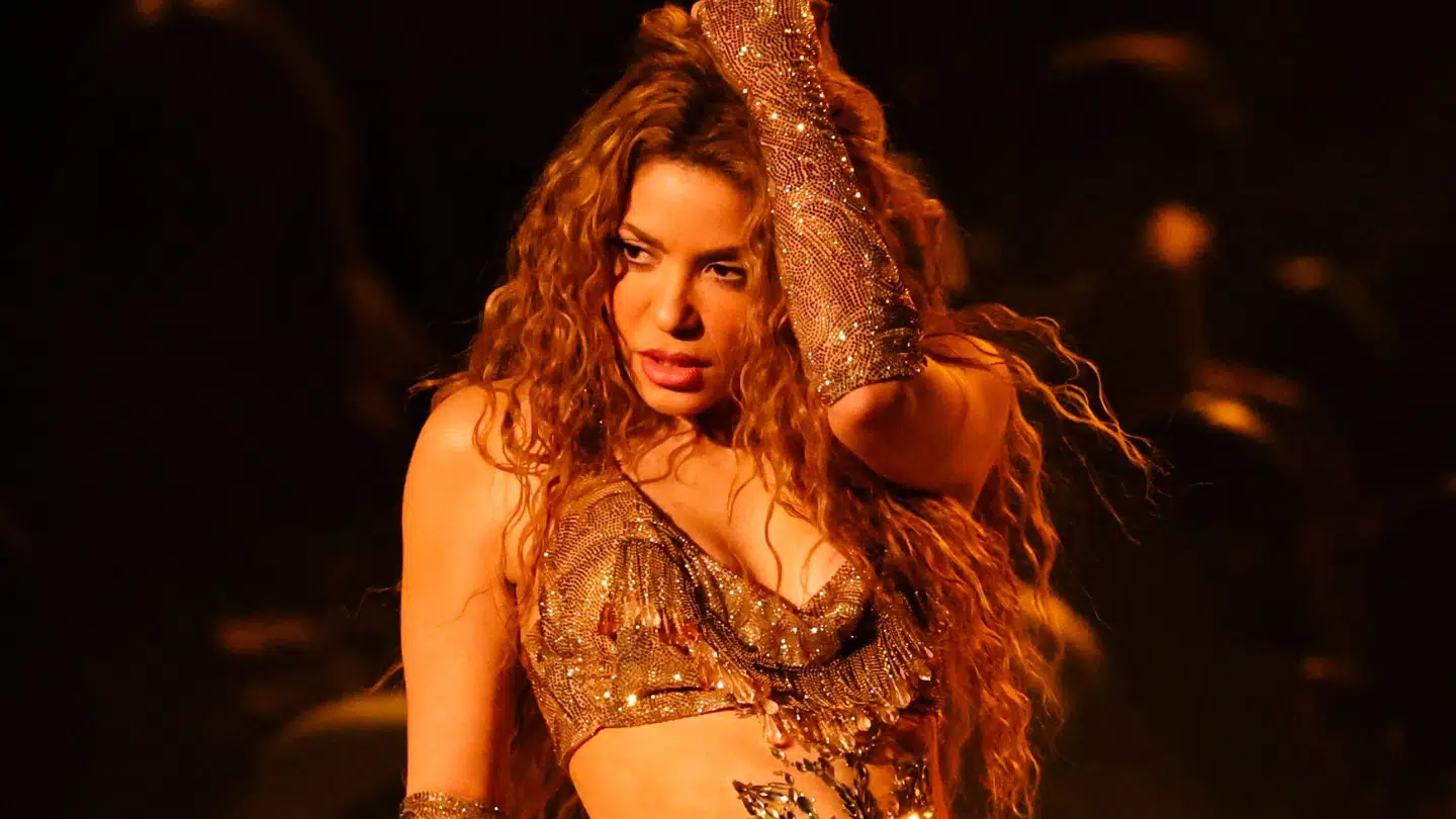 Shakira optrådte under årets Grammy Awards og har gang i verdensturne, men nu må hun trække stikket.