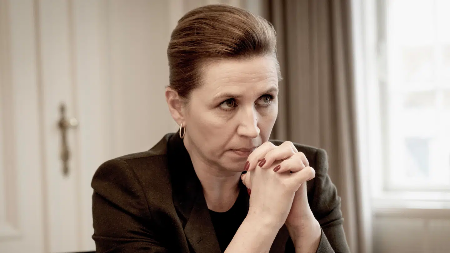 Statsminister Mette Frederiksen er mandag indkaldt til hastemøde i Paris om kirgen i Ukraine.