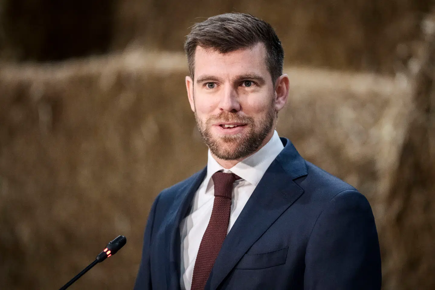 »Jeg kommer ikke til at ændre lovgivningen for at slette ethvert spor af mænd og kvinder. Det er en forkert tendens,« siger kirkeminister Morten Dahlin.