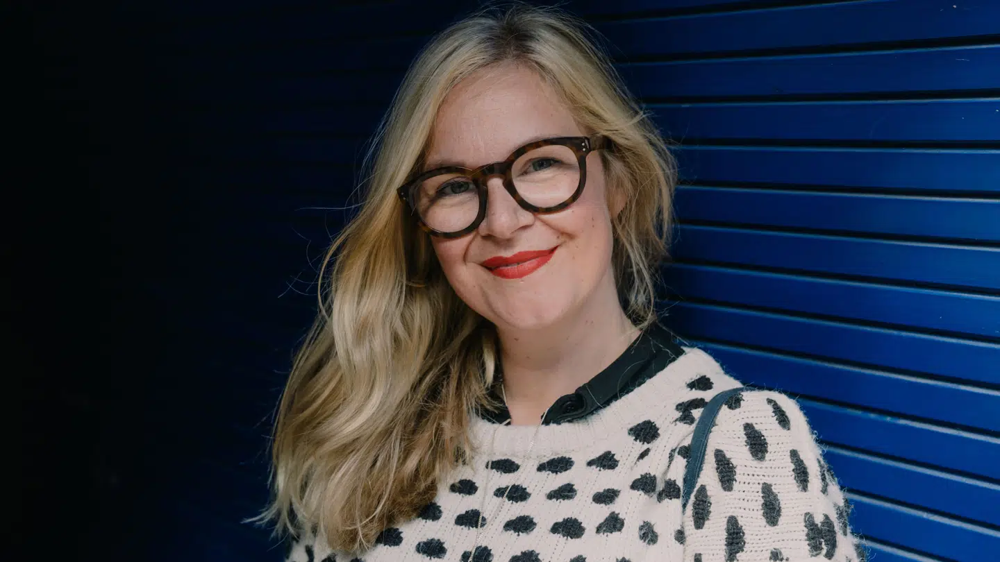 Den kendte tv- og radiovært, Sisse Sejr, er sigtet for identitetstyveri og stalking. I 2017 lavede hun et tv-program om det samme.