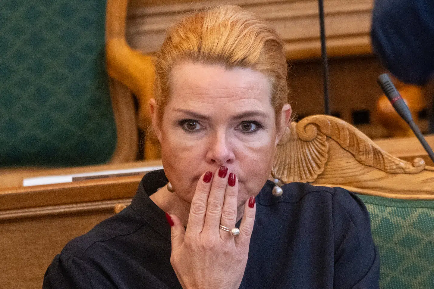 Inger Støjberg blev tidligere i dag presset ud i et autoværn af en varevogn.