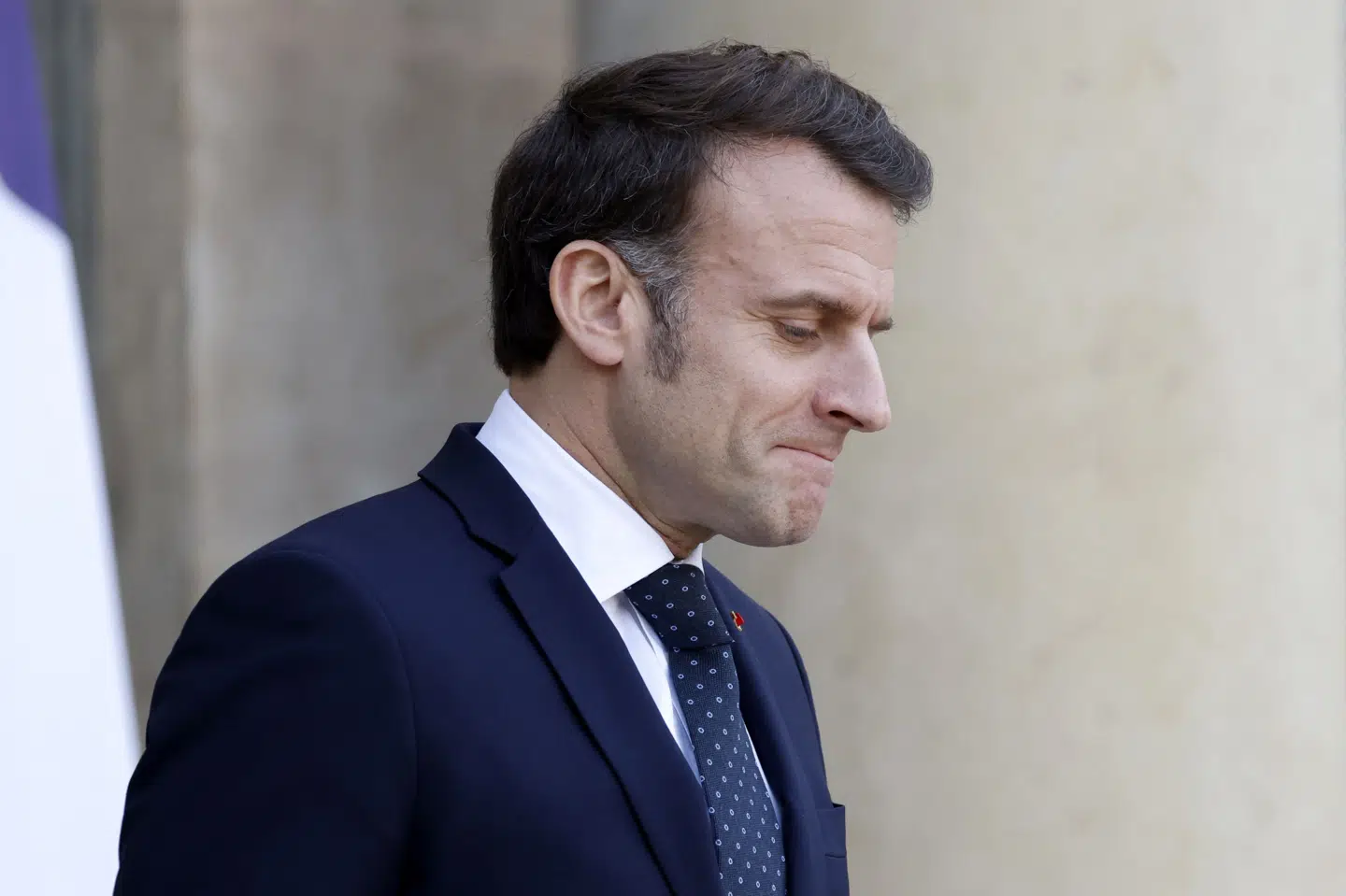 Frankrigs præsident, Emmanuel Macron, havde mandag inviteret en række europæiske ledere til møde i Élysée-palæet i Paris for at drøfte Ukraine og den ny regering i USA. Nu bliver flere europæiske lande indbudt til et nyt møde onsdag.