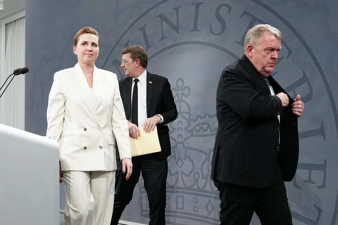 Statsminister Mette Frederiksen (S), forsvarsminister Troels Lund Poulsen (V) og udenrigsminister Lars Løkke Rasmussen (M) har på et pressemøde onsdag fortalt om yderligere oprustning i det danske forsvar.