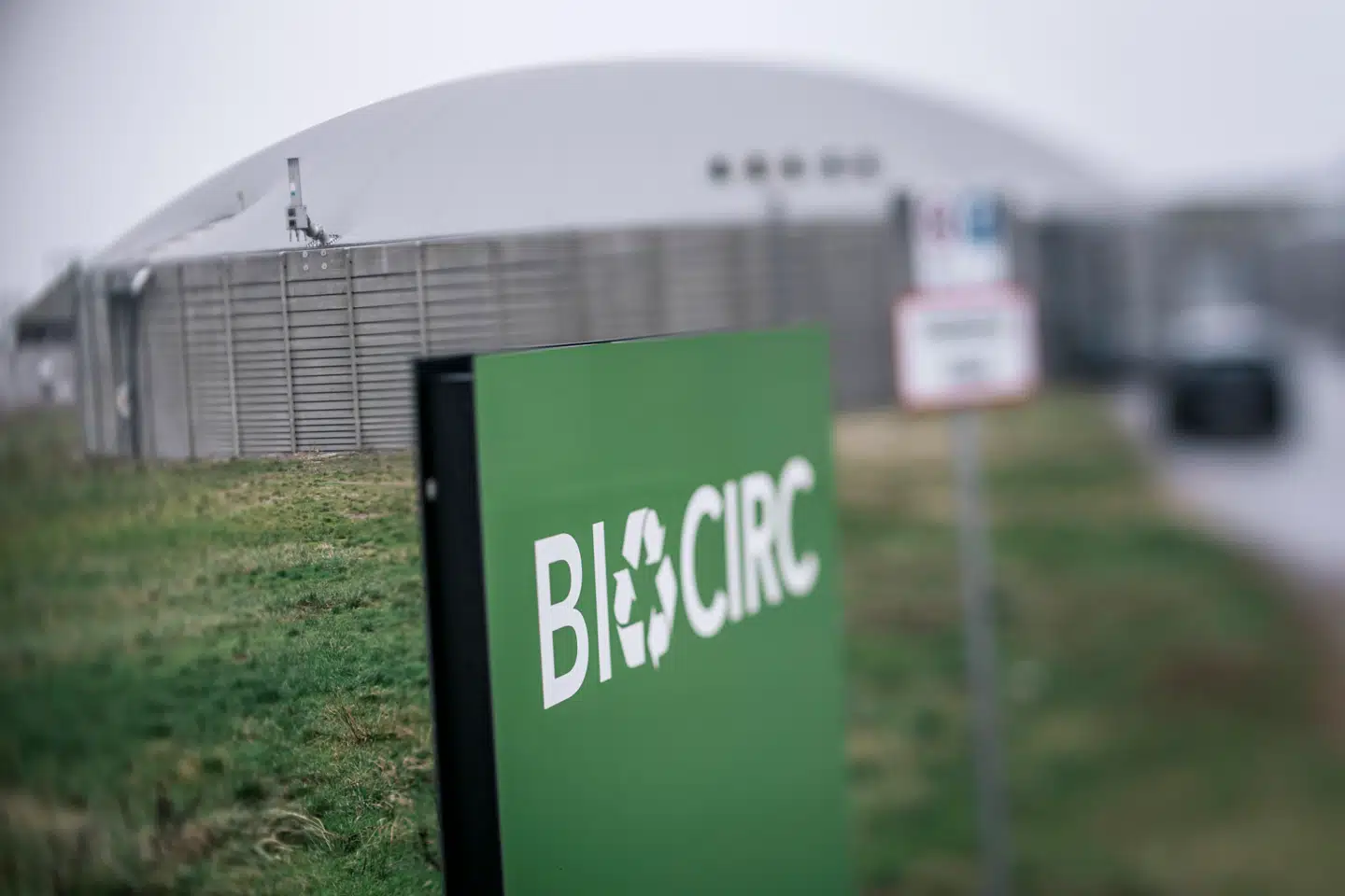 Et trecifret millionbeløb mangler lige nu finansiering, efter at storbank trækker sig.