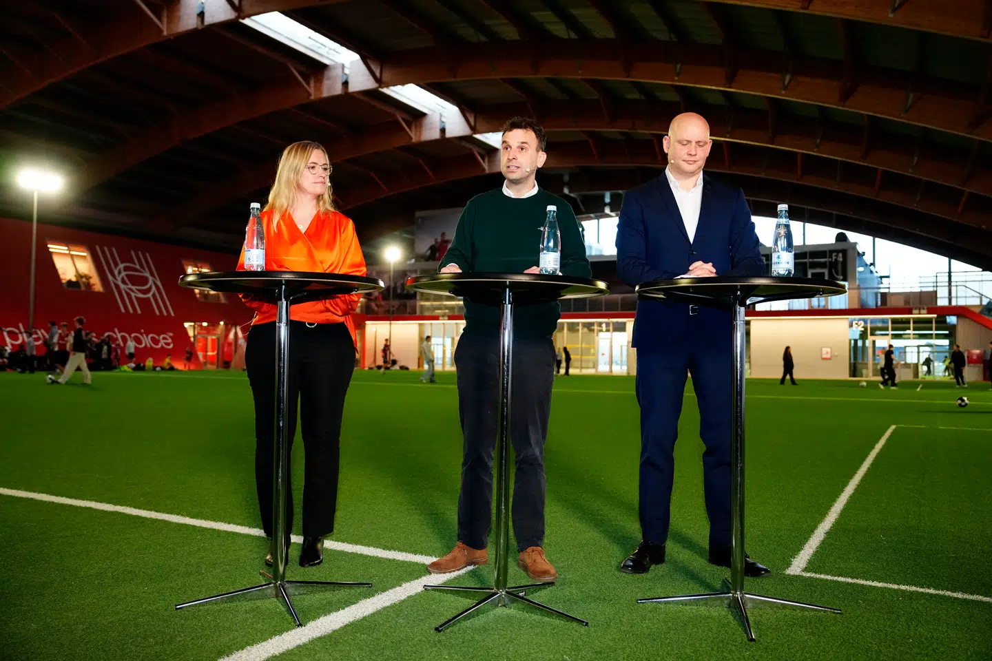 Trivselskommissionens formand, Rasmus Meyer, præsenterer kommissionens afrapportering og anbefalinger på et pressemøde i Hafnia Hallen i København tirsdag den 25. februar 2025.