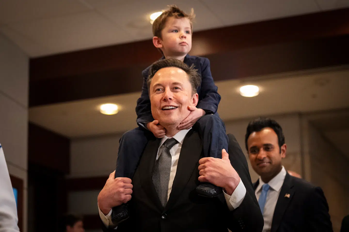 Da Musk i begyndelsen af december sidste år ankom til Capitol Hill til et af sine første møder, havde mange svært ved at få øjnene fra Musks fireårige søn, som på dagen havde fået en særdeles prominent plads.