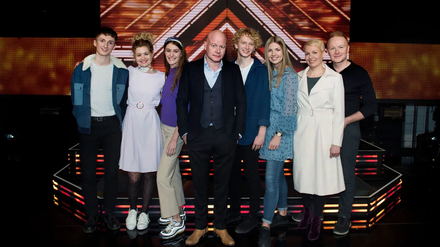 Thomas Blachmann med sine 'X Factor'-deltagere i 2018. Andreas Kruse længst til venstre stiller i år op i 'Dansk Melodi Grand Prix'.