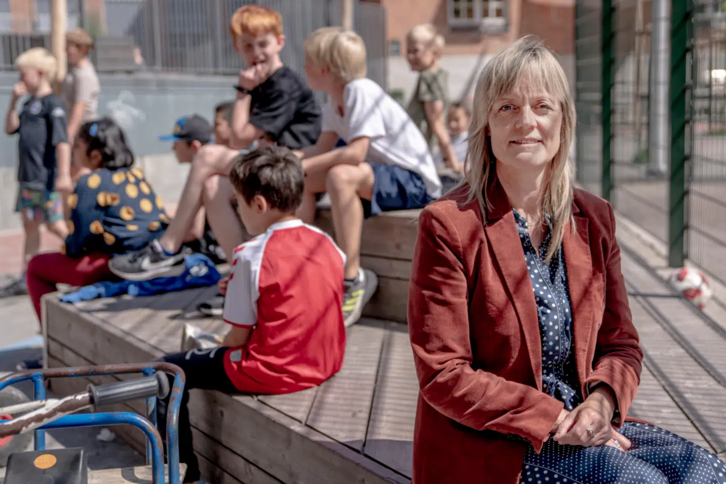 Et forbud mod mobiltelefoner på Skolen på Grundtvigsvej har skabt en stor ro, mener skoleleder Helle Bjerg.
